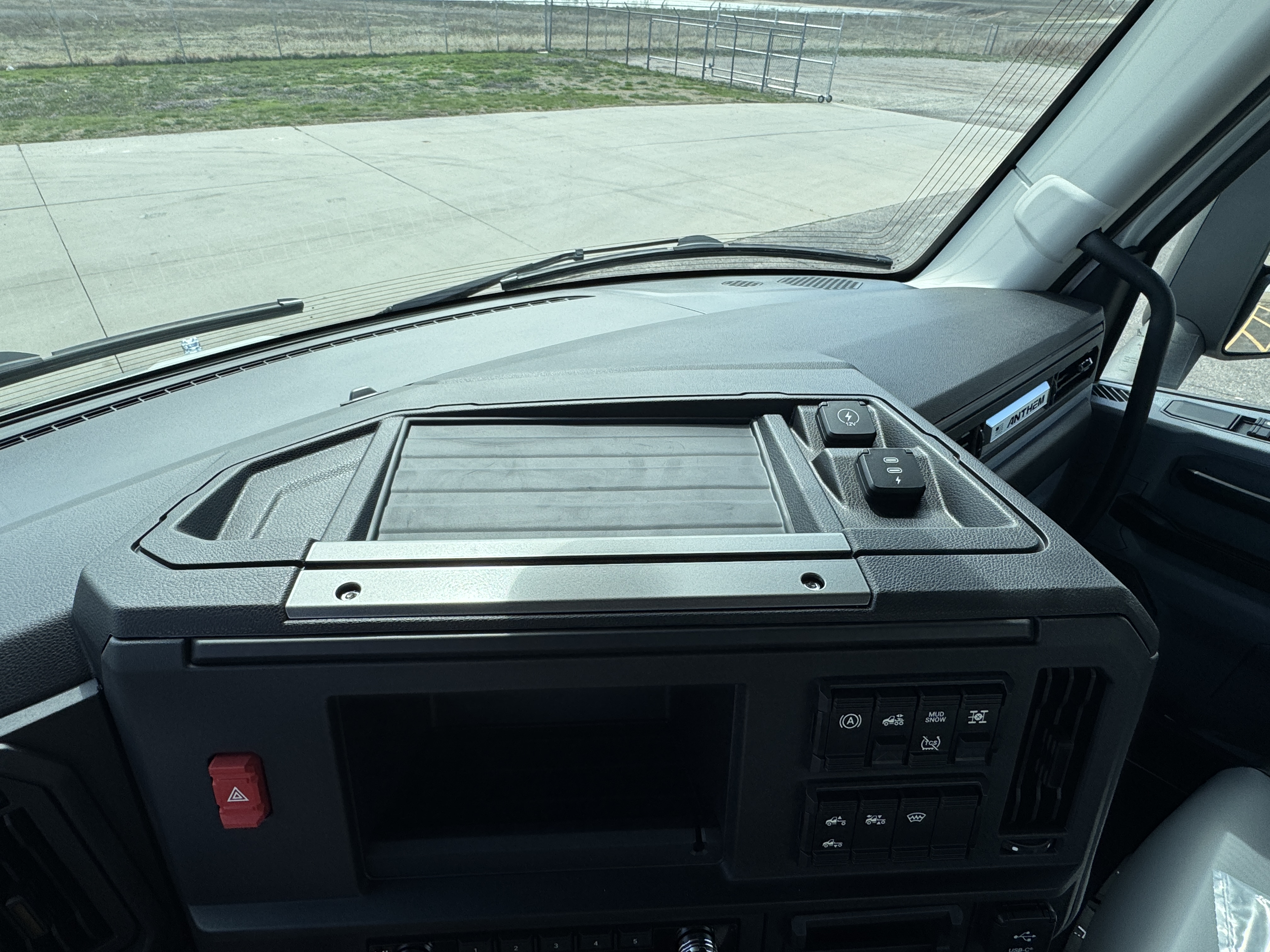 2027 Mack - image 15