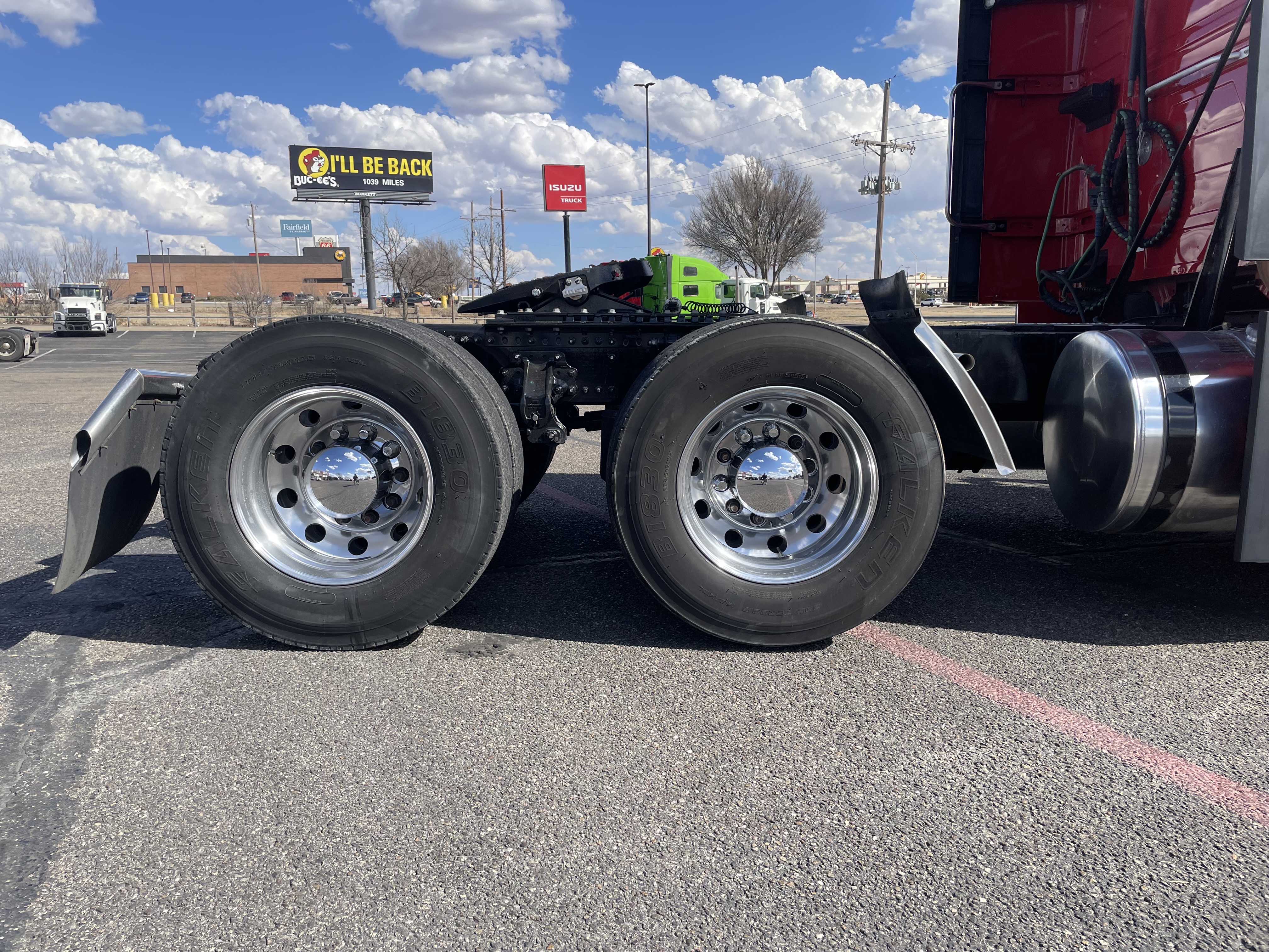 2024 Volvo - image 7