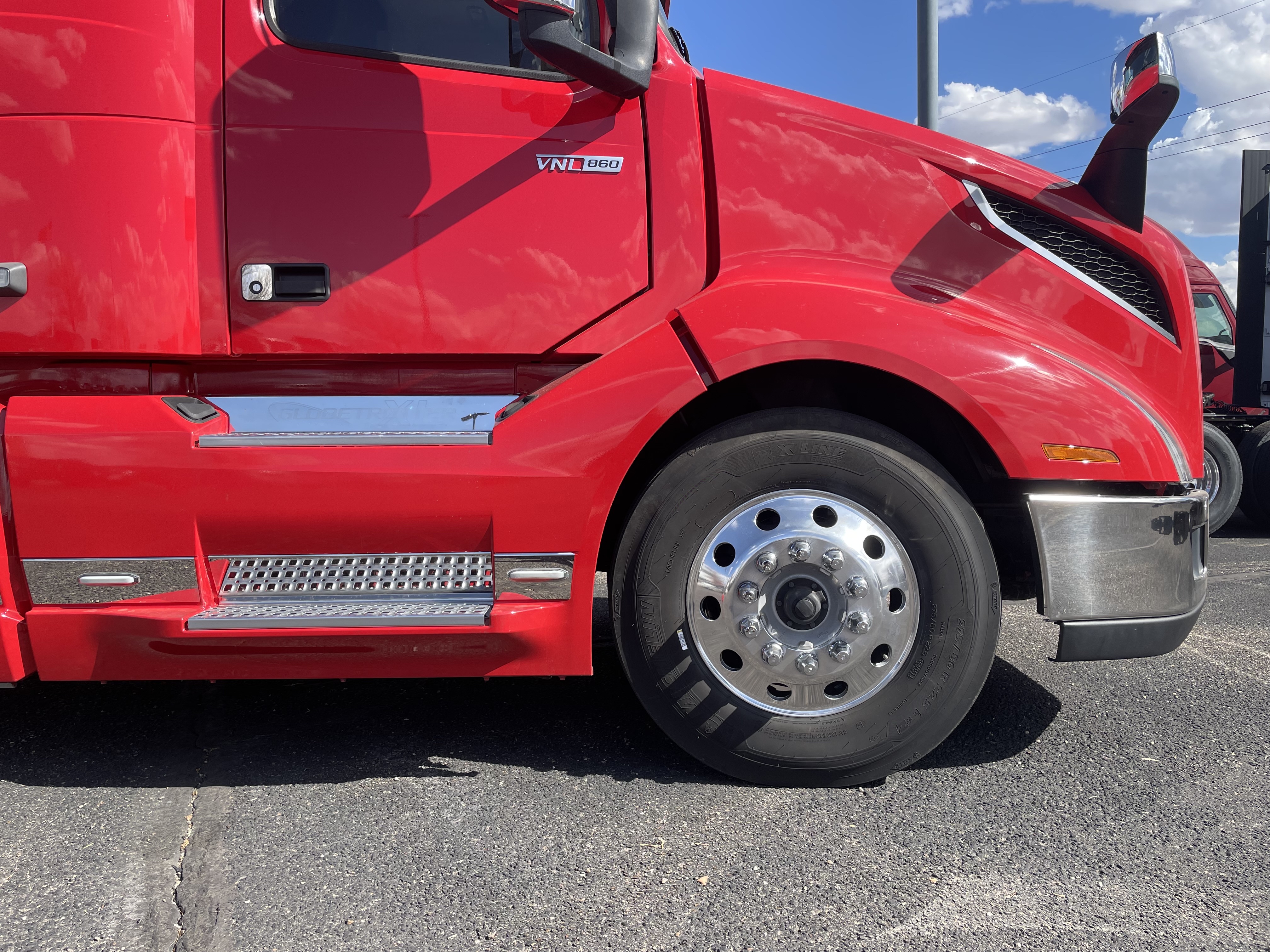 2024 Volvo - image 6