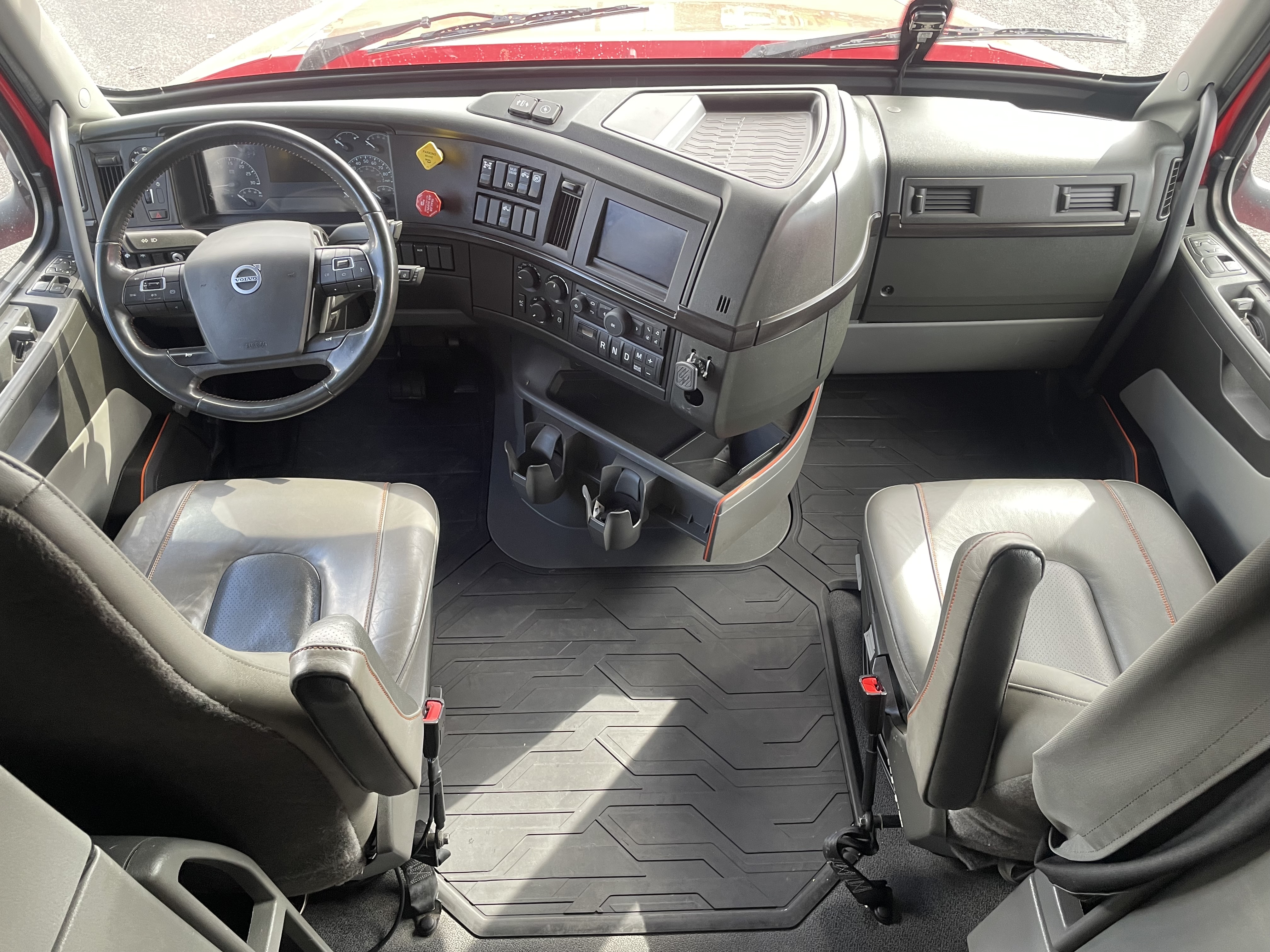 2024 Volvo - image 19