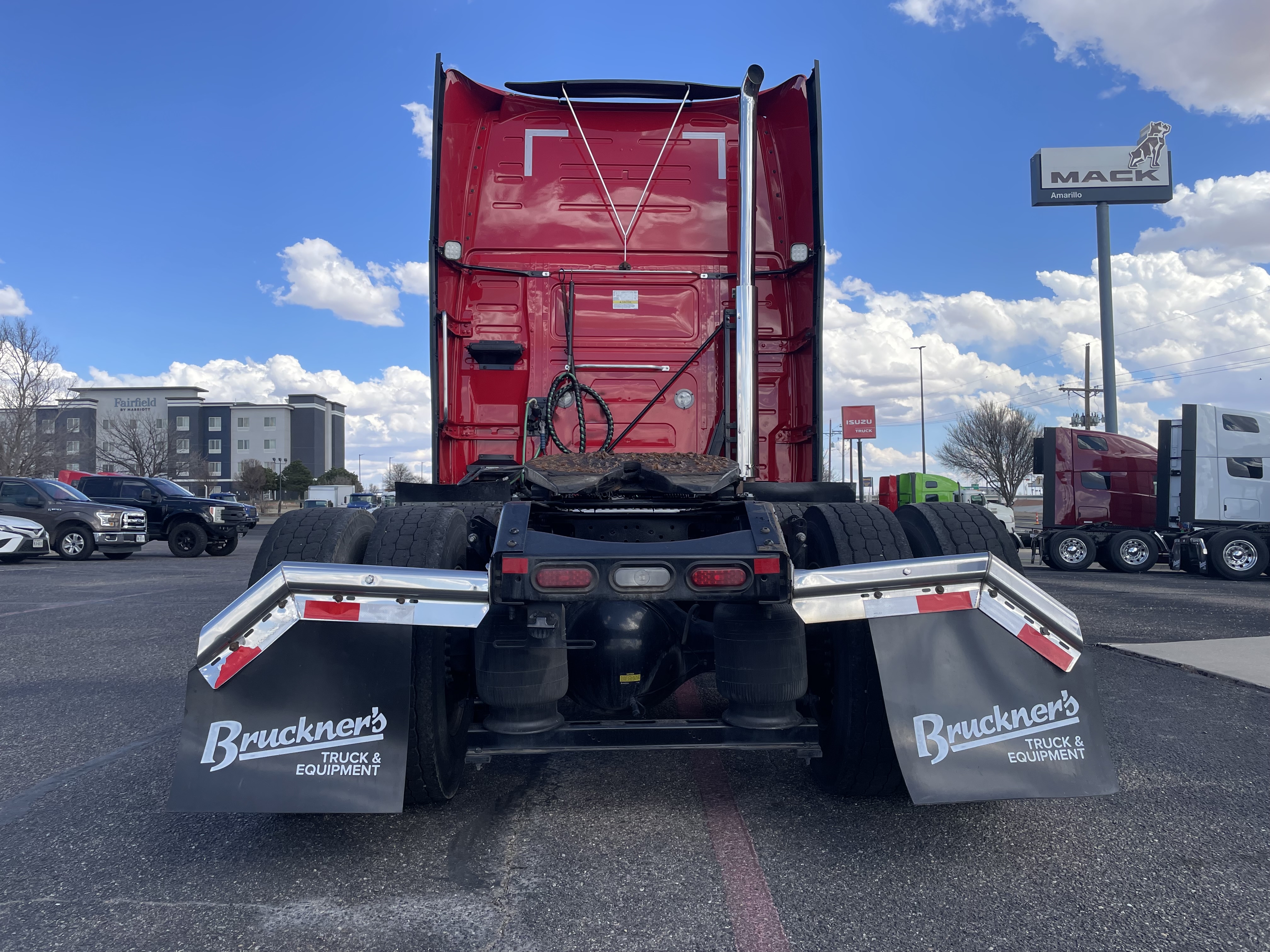 2024 Volvo - image 9