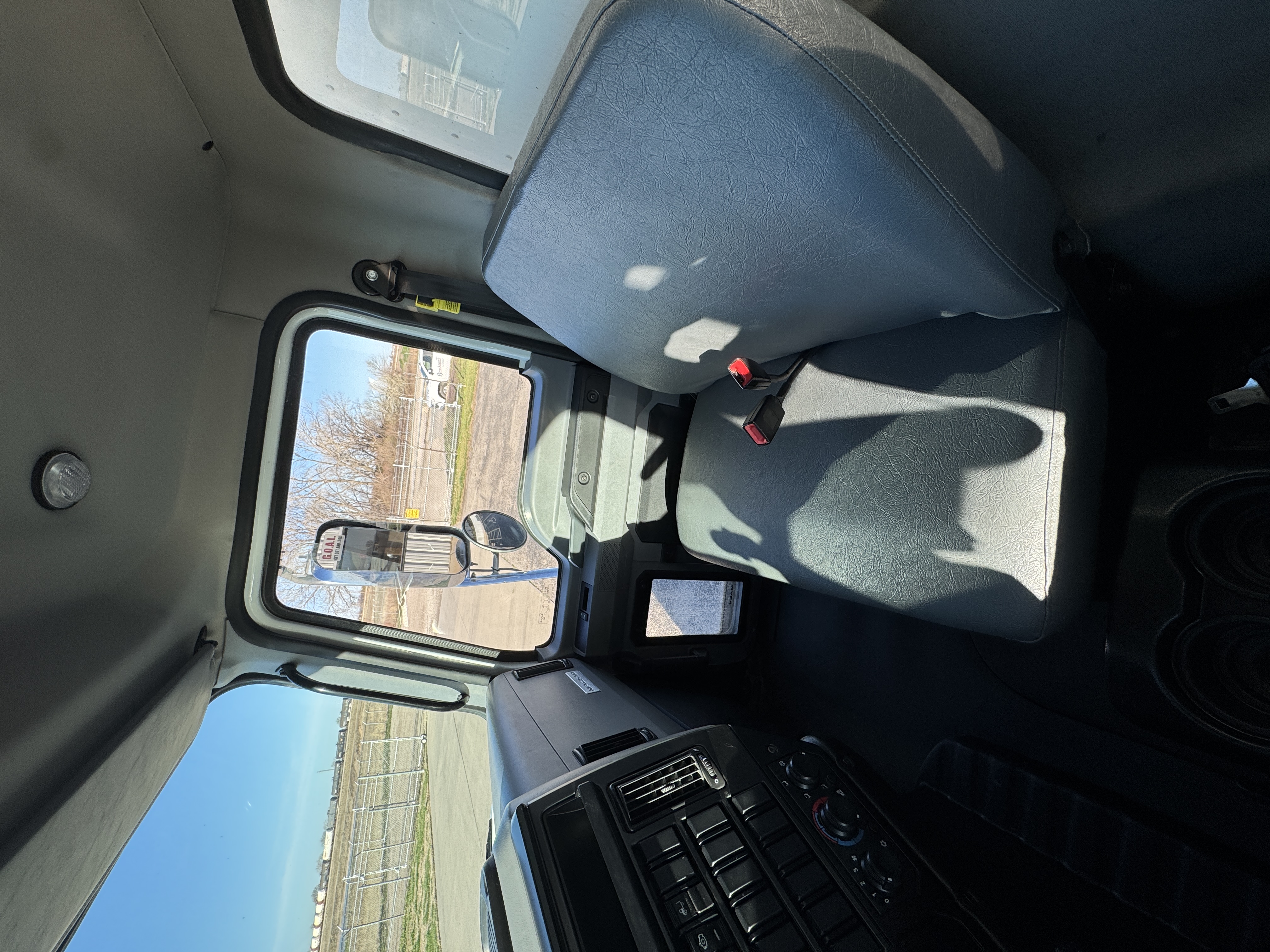 2021 Mack - image 12