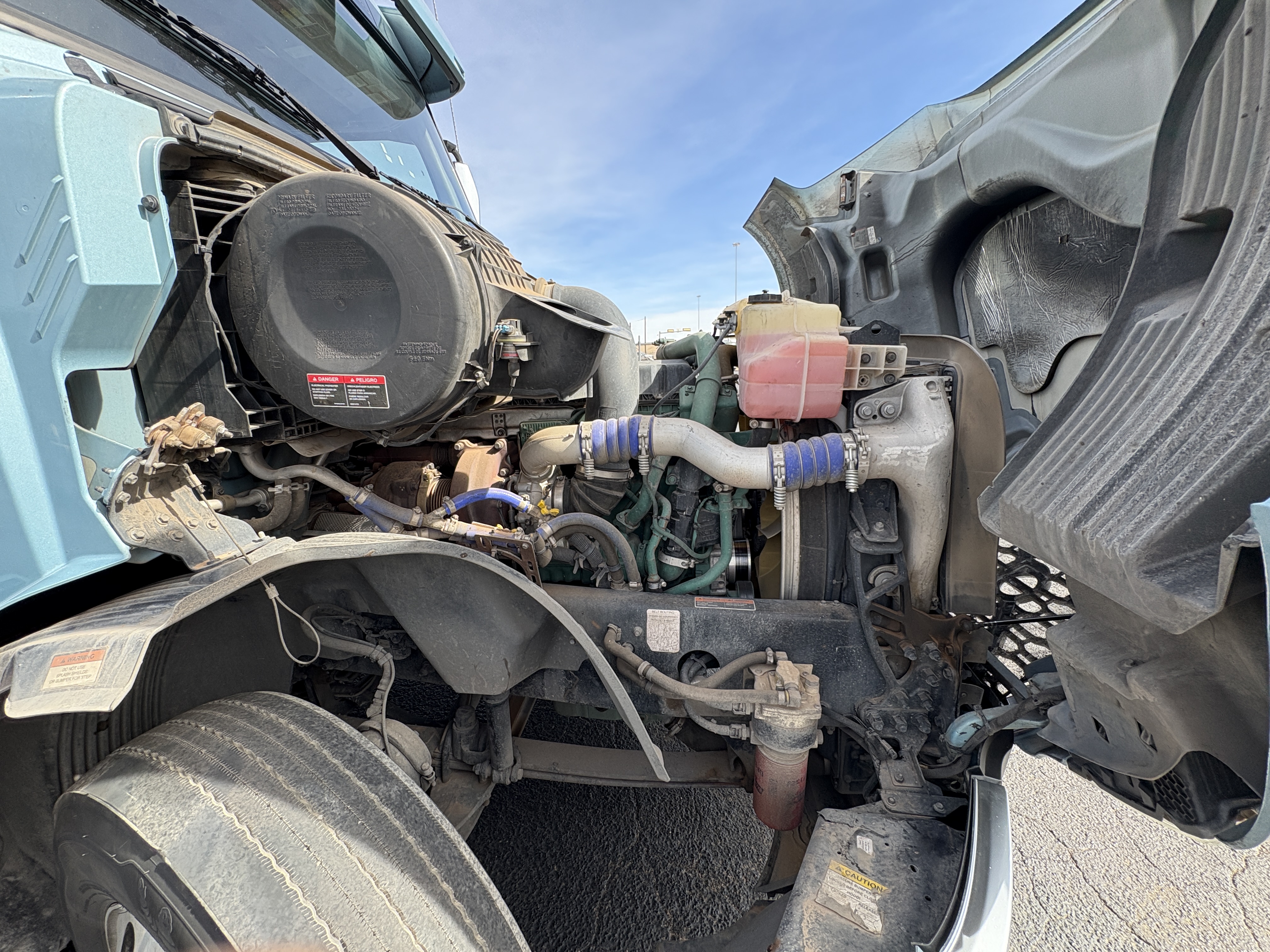 2022 Volvo - image 11