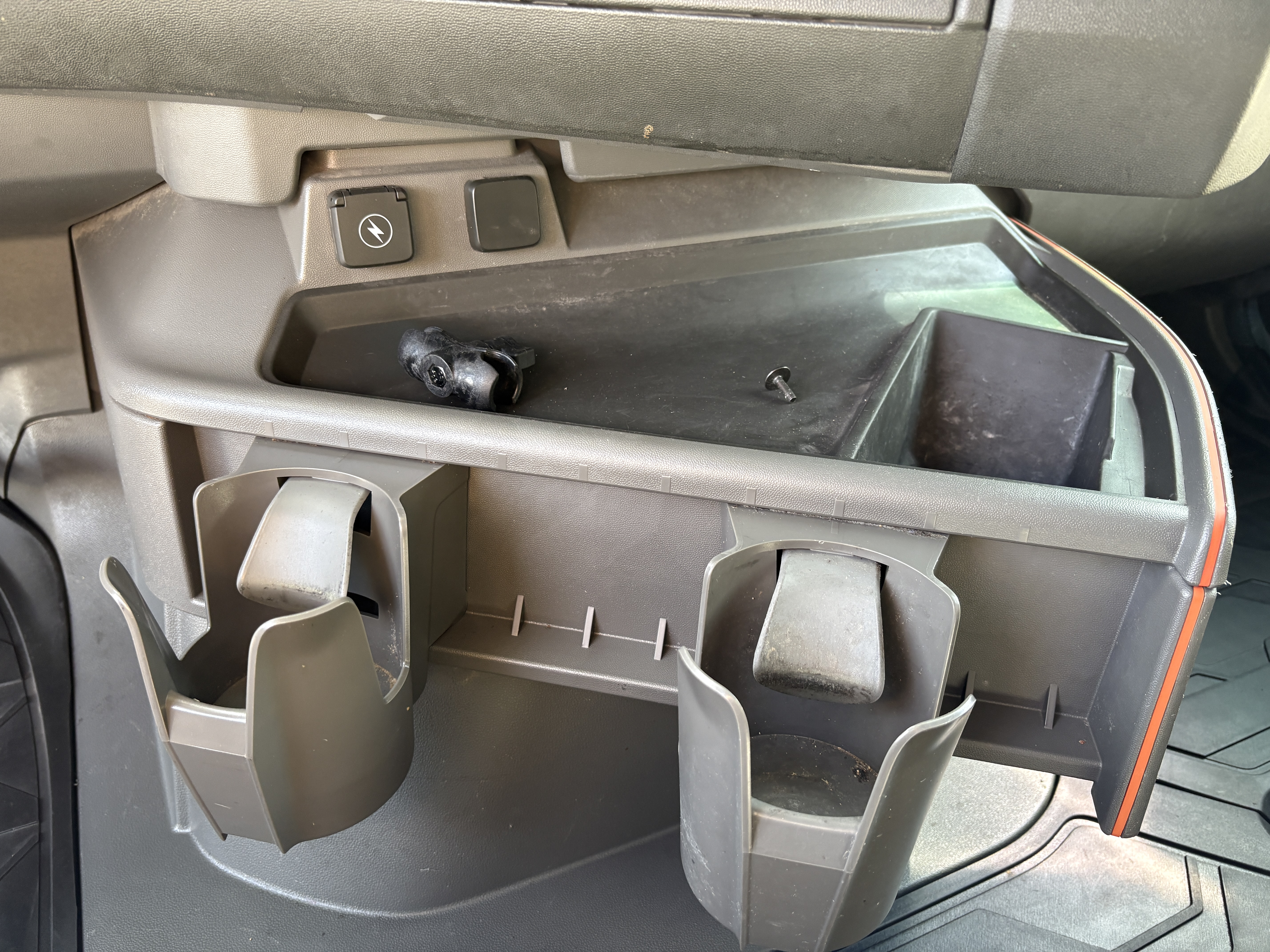 2022 Volvo - image 15