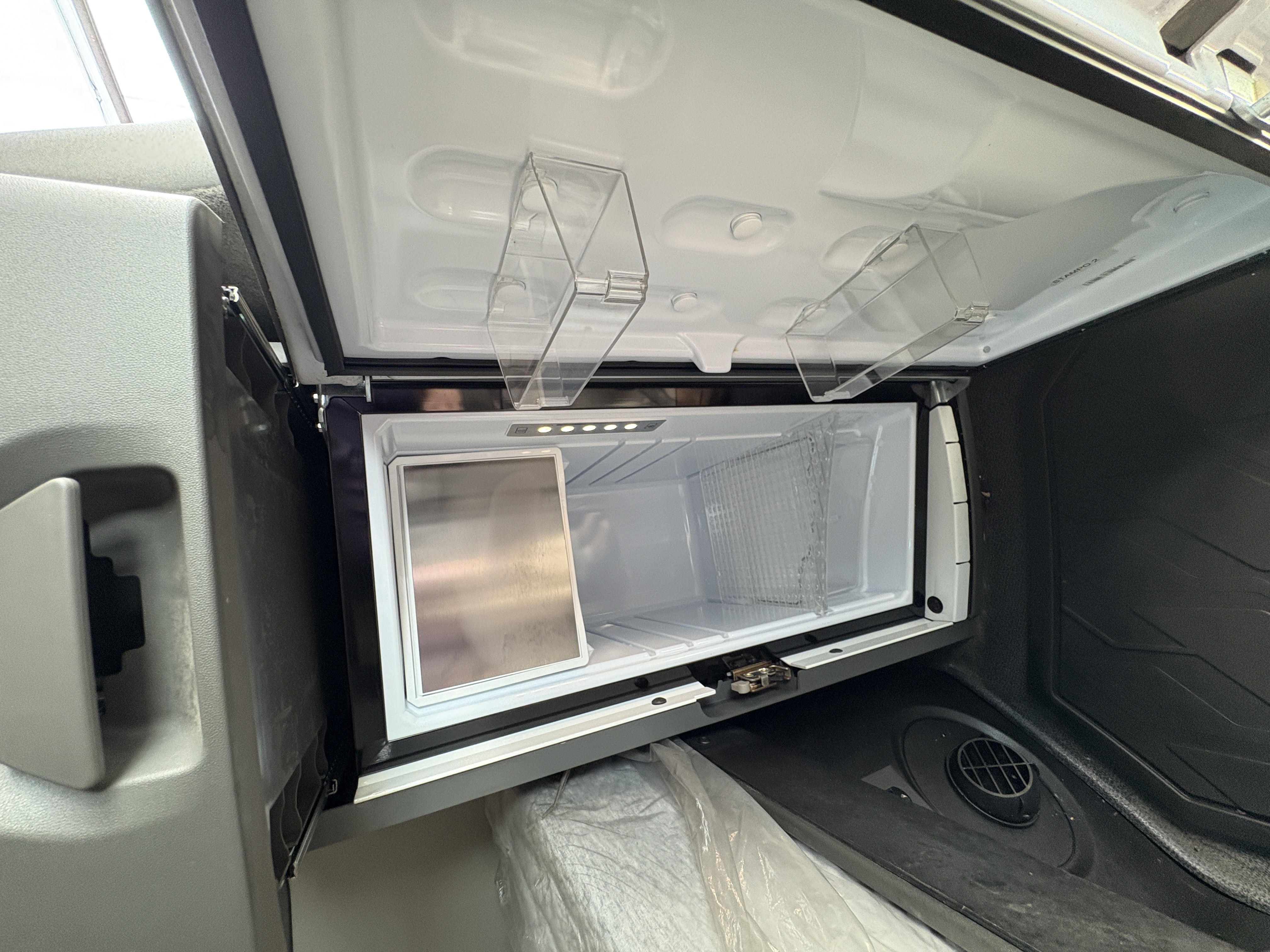 2022 Volvo - image 20