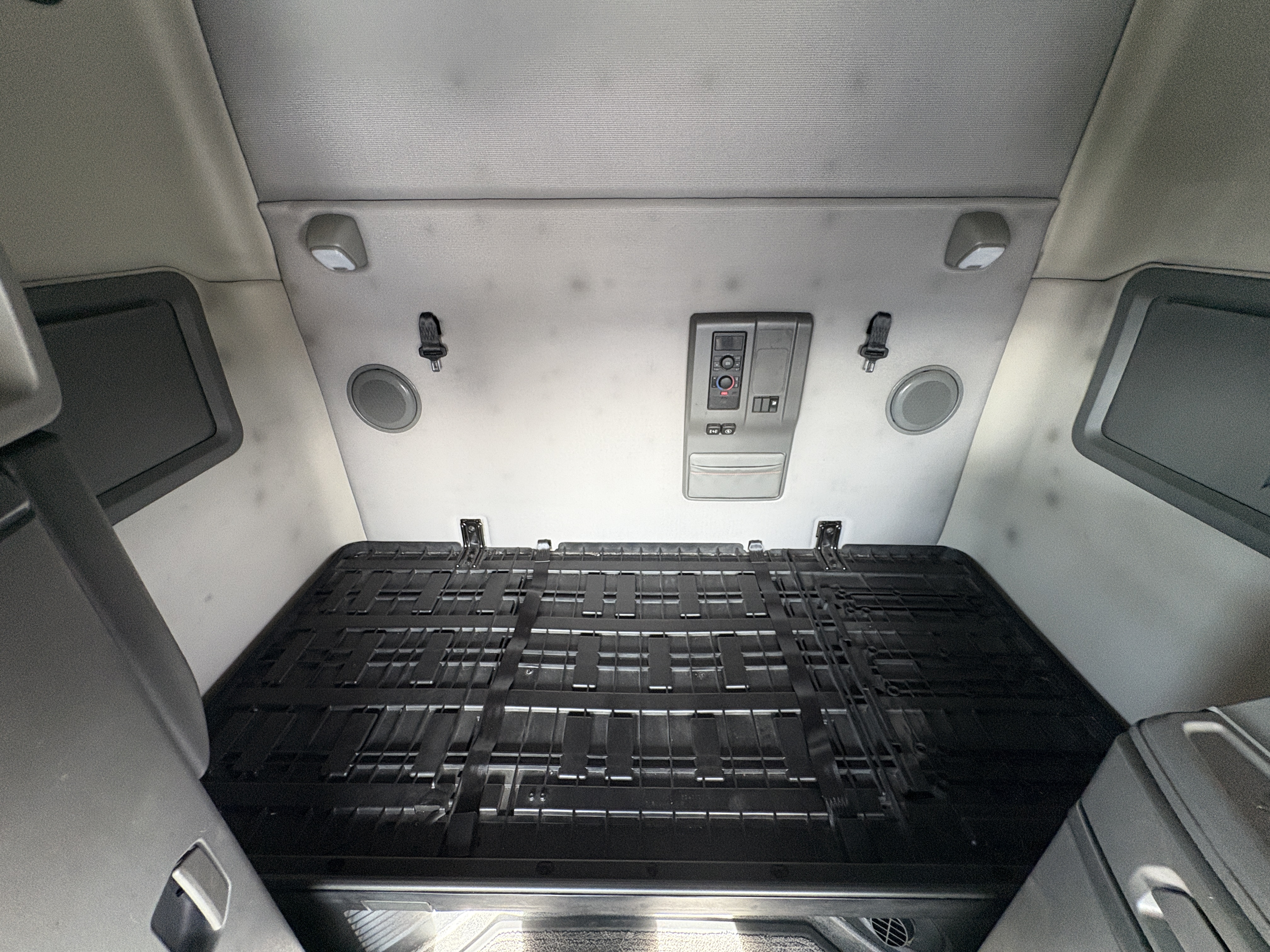 2022 Volvo - image 21