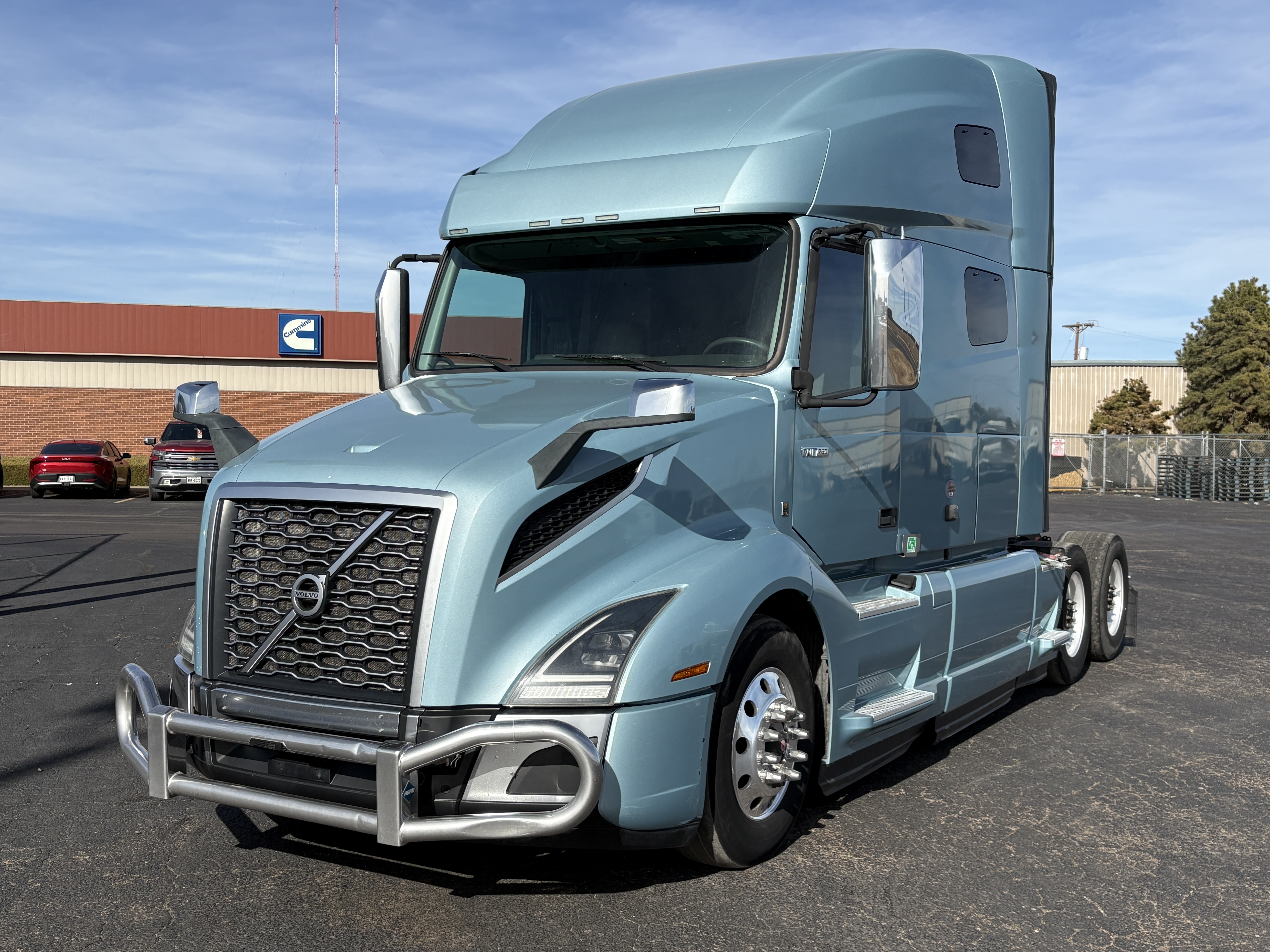 2022 Volvo - image 1