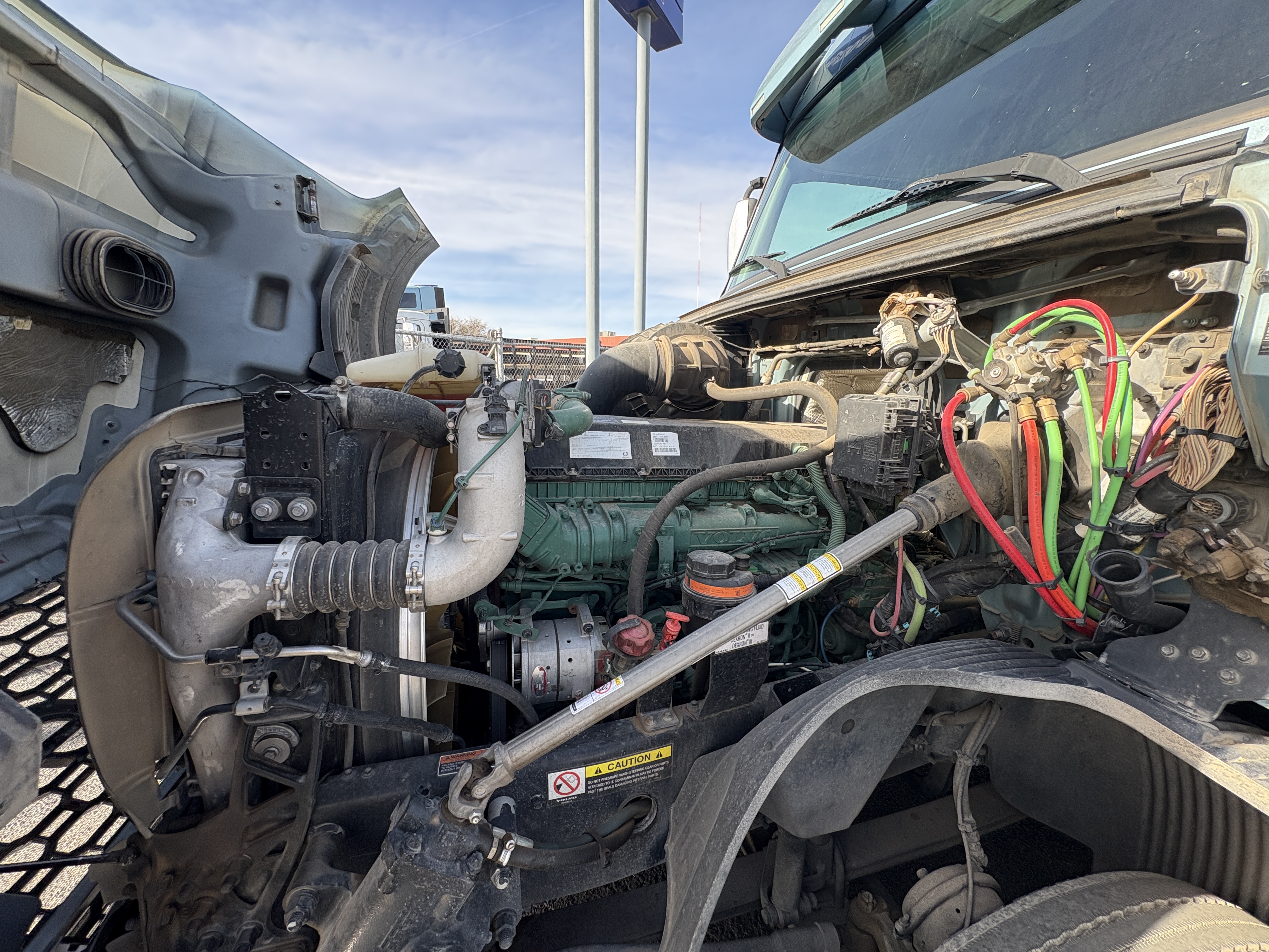 2022 Volvo - image 12