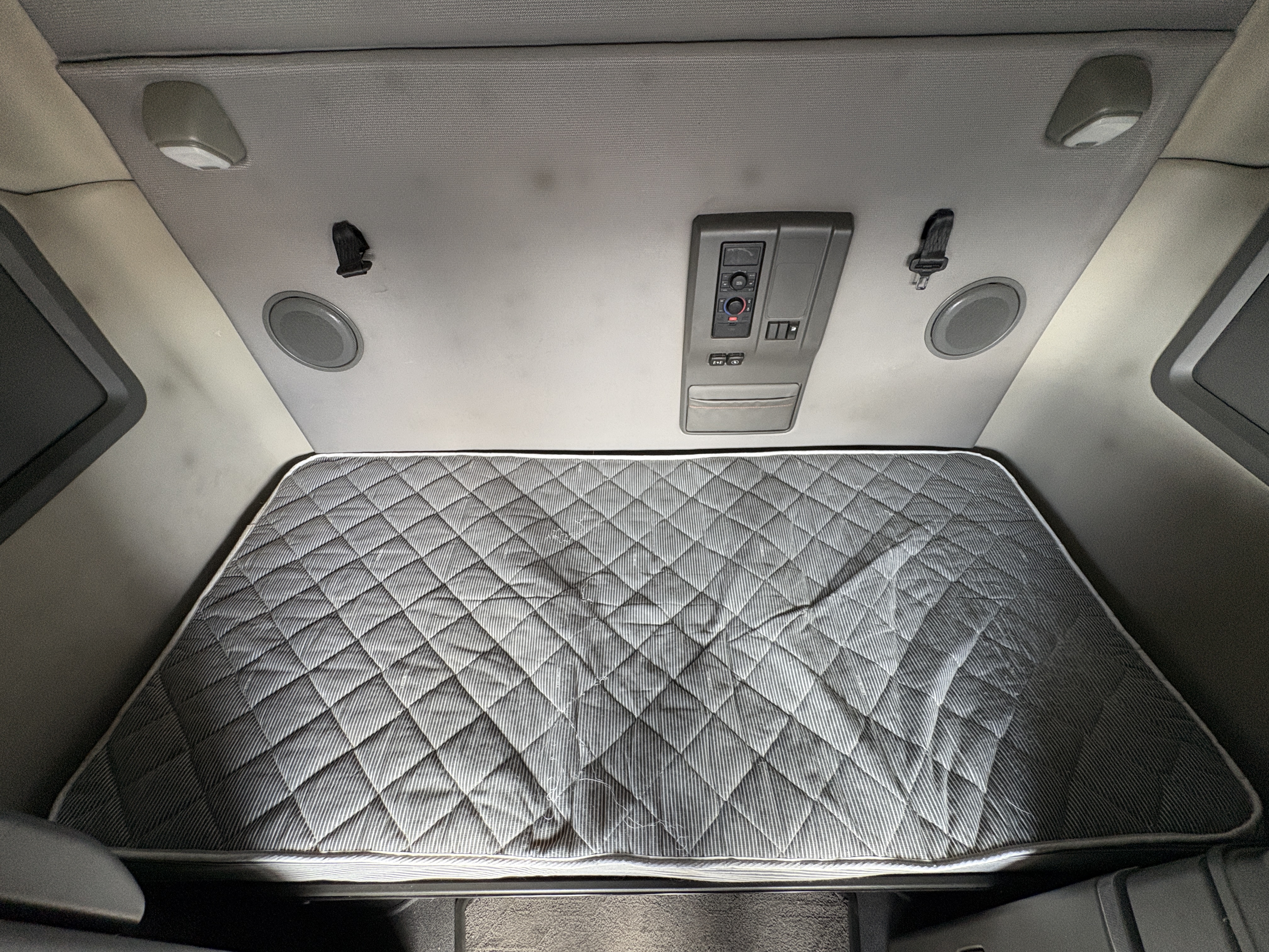 2022 Volvo - image 20