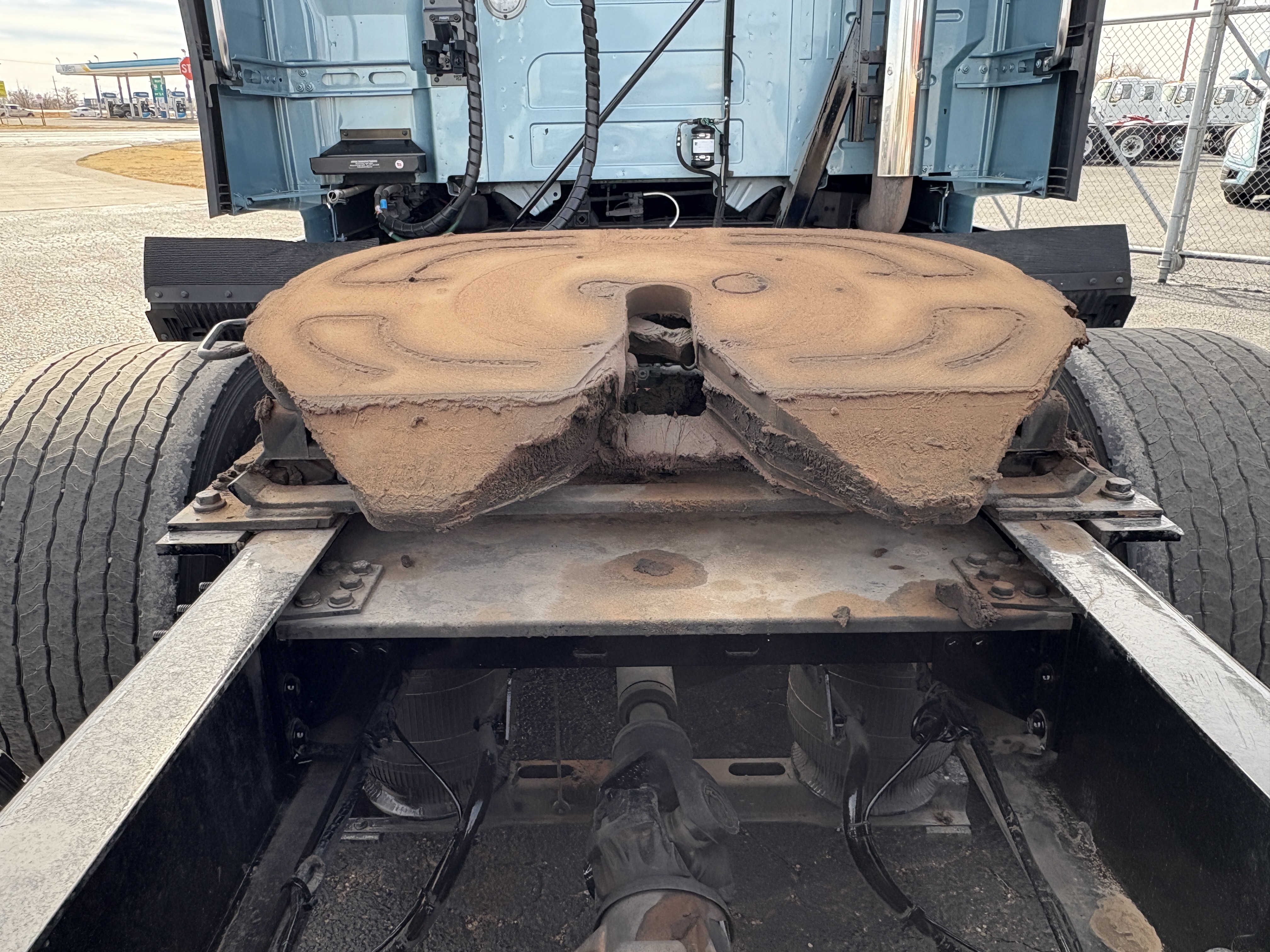 2022 Volvo - image 7