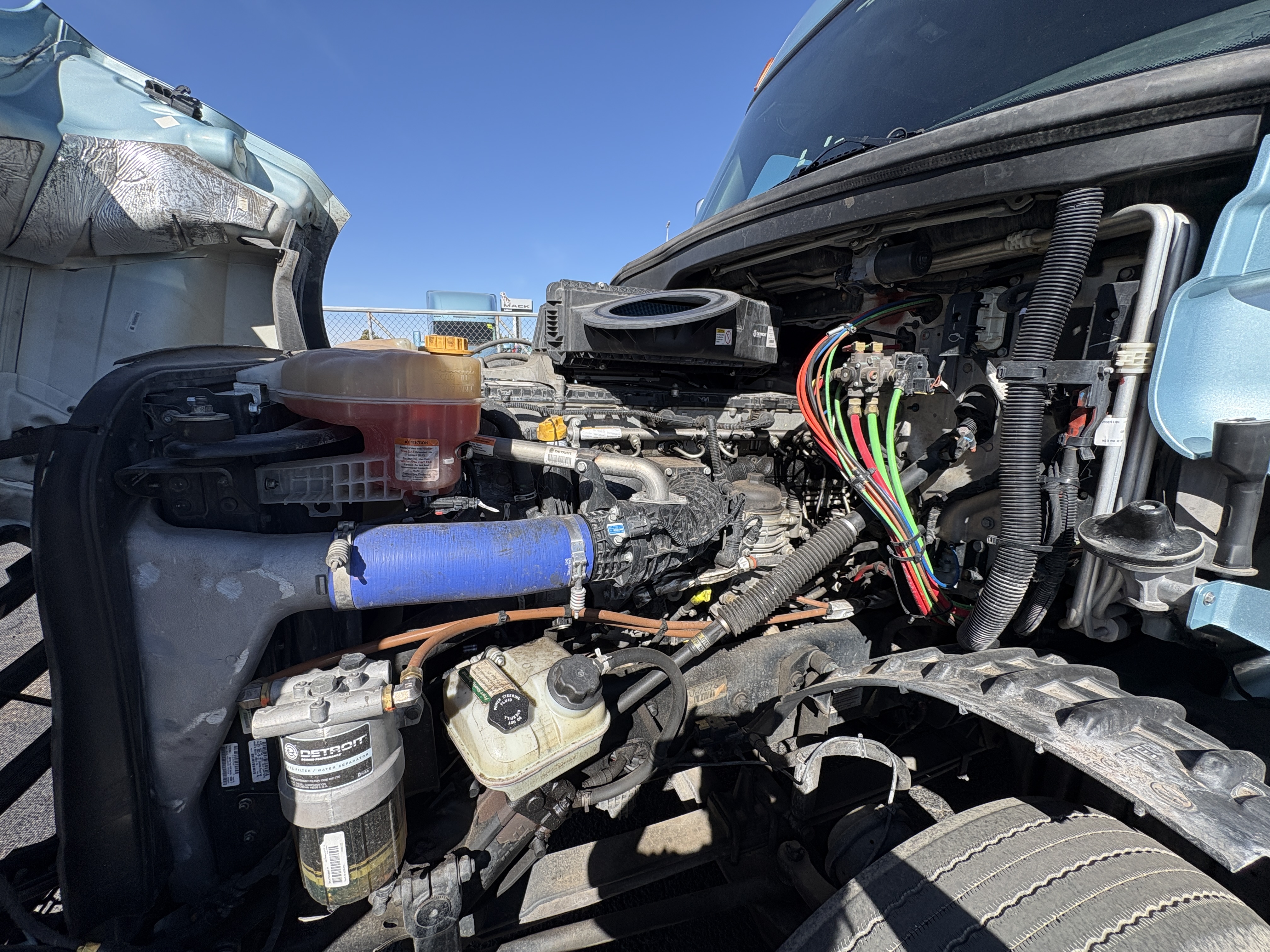 2023 Freightliner Cascadia - image 12