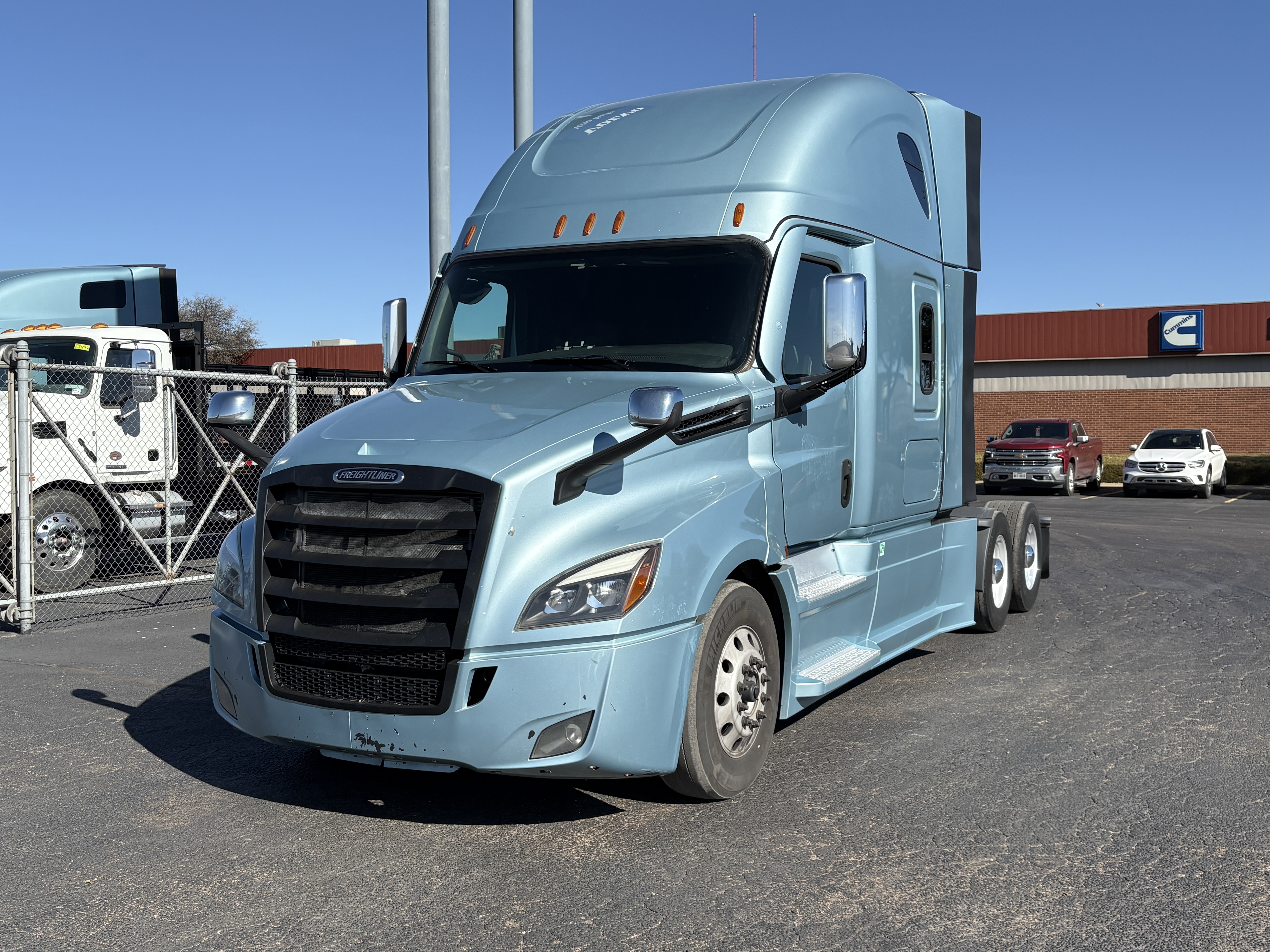 2023 Freightliner Cascadia - image 1