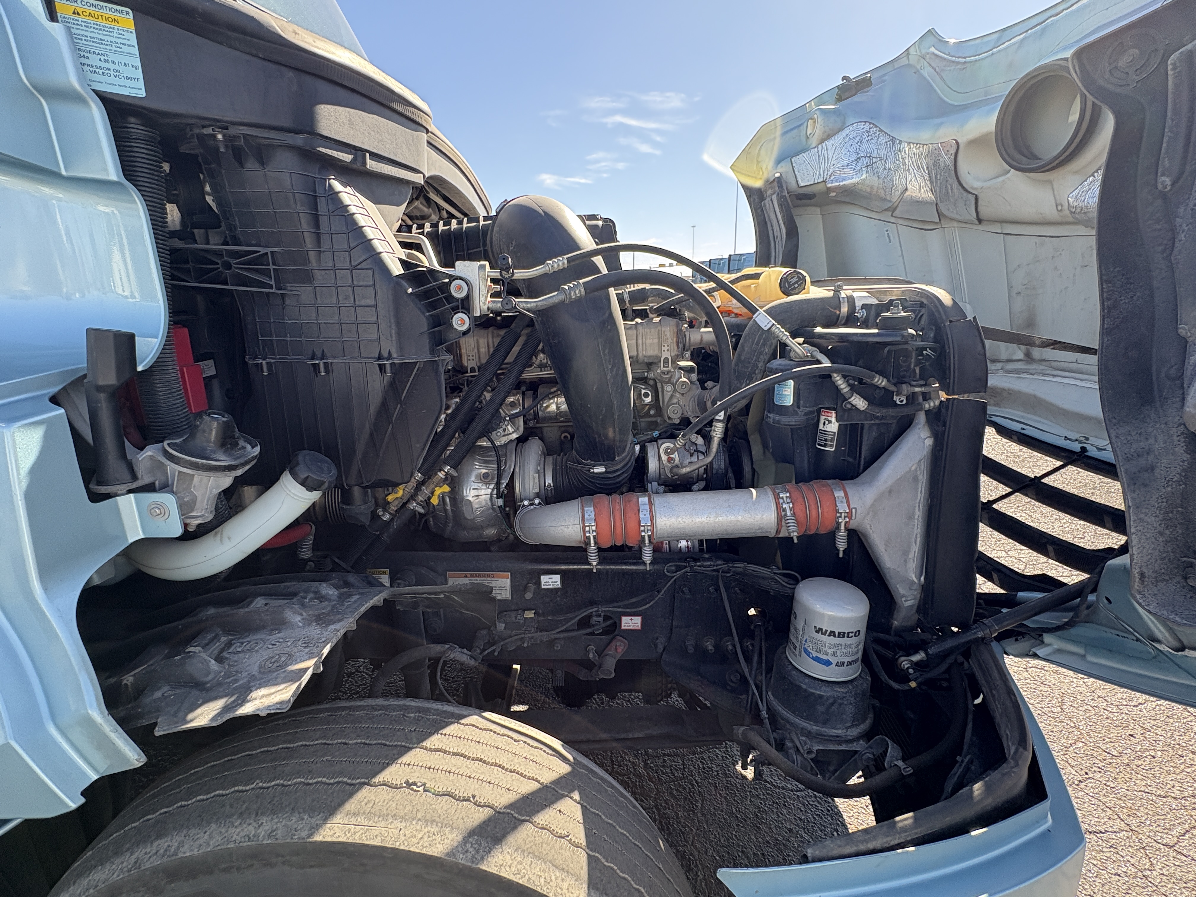 2023 Freightliner Cascadia - image 13