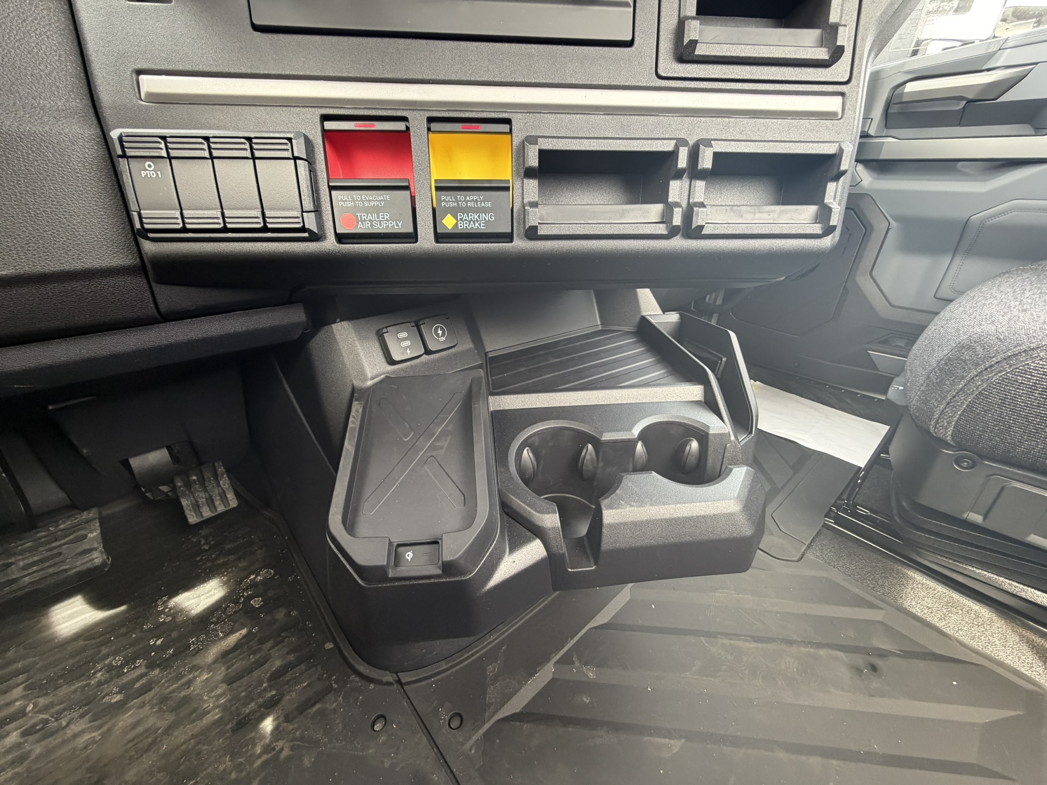 2027 Mack - image 14