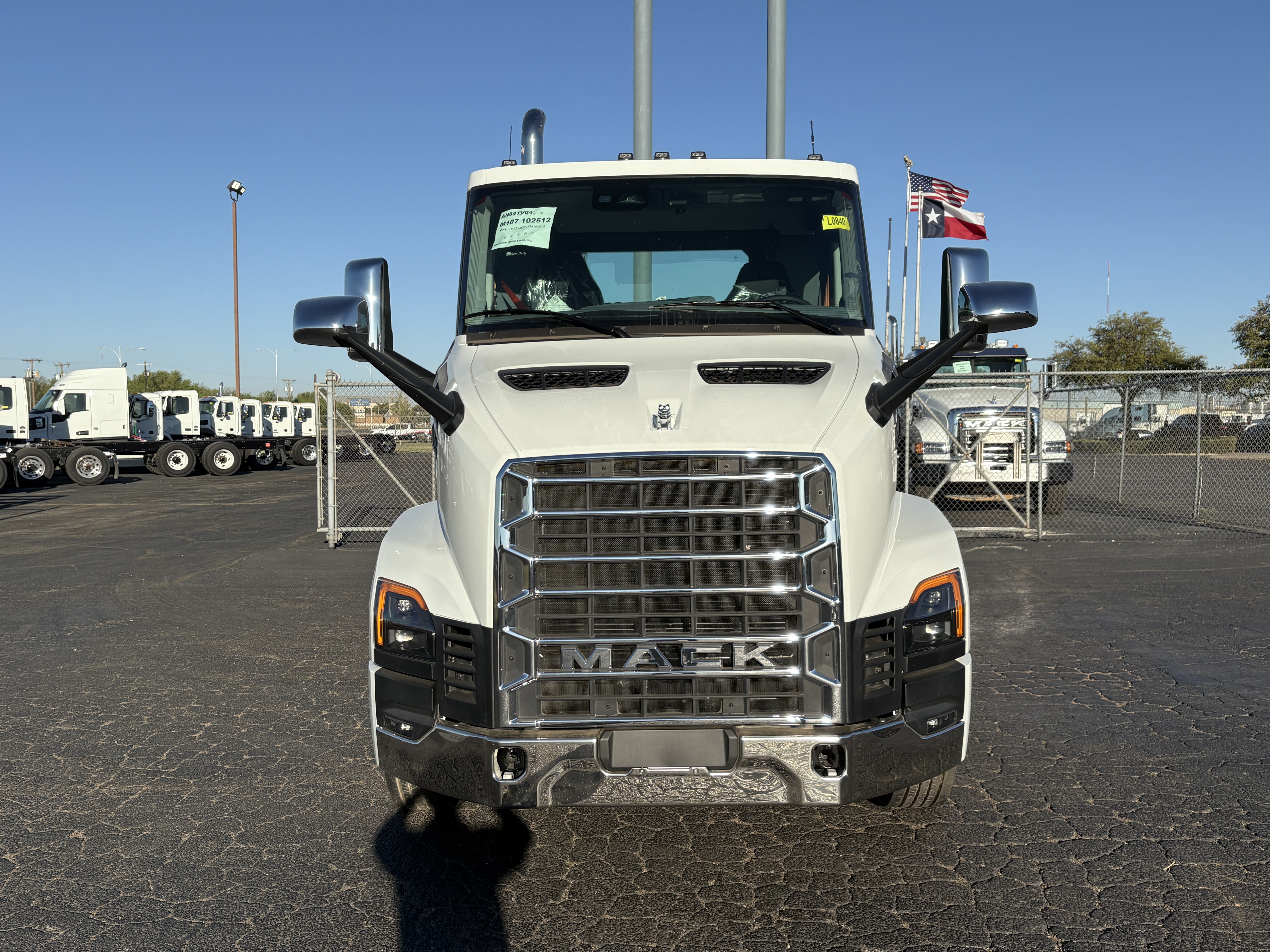 2027 Mack Anthem in Tye (Abilene), TX — photo 2