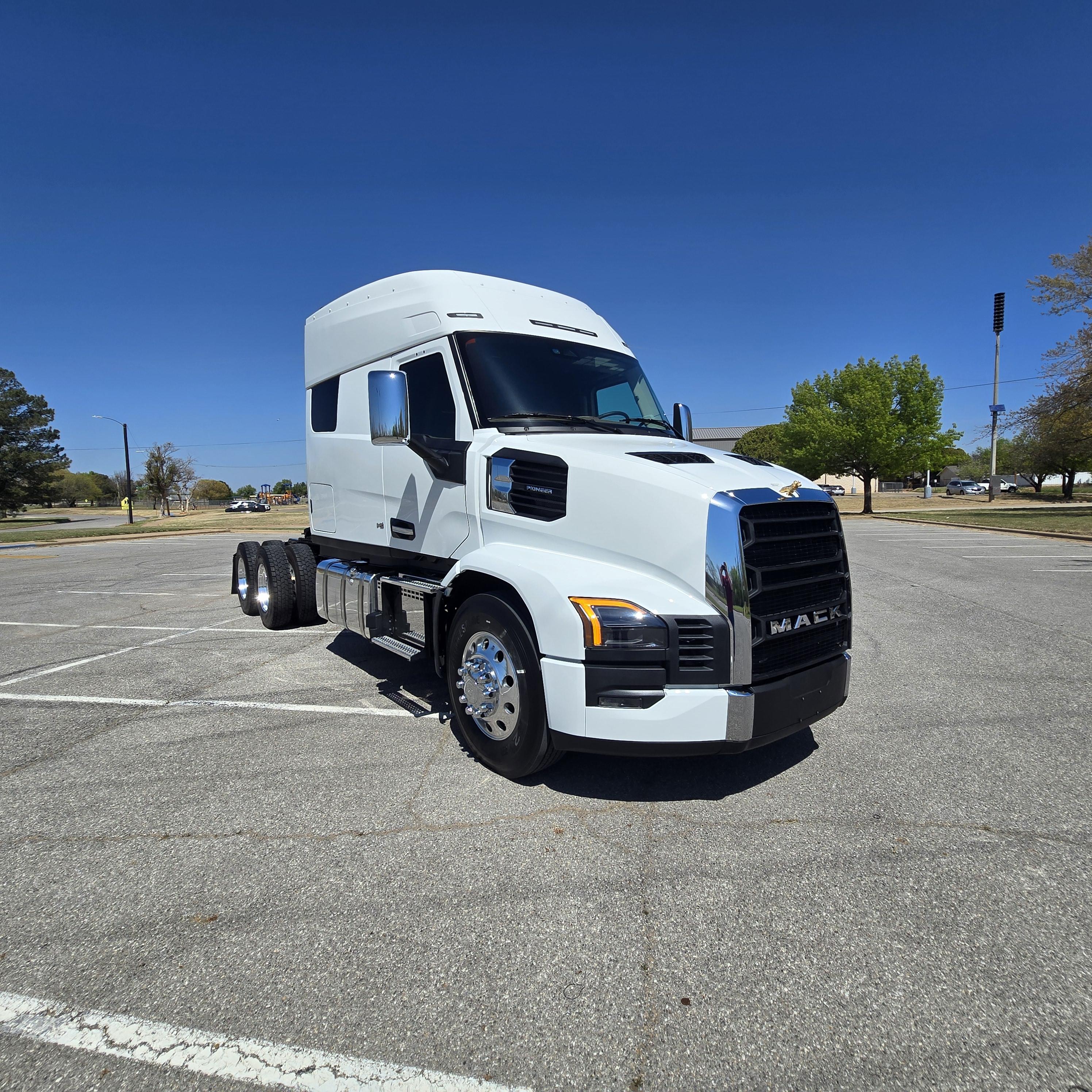 2027 Mack in Wichita Falls, TX — photo 3