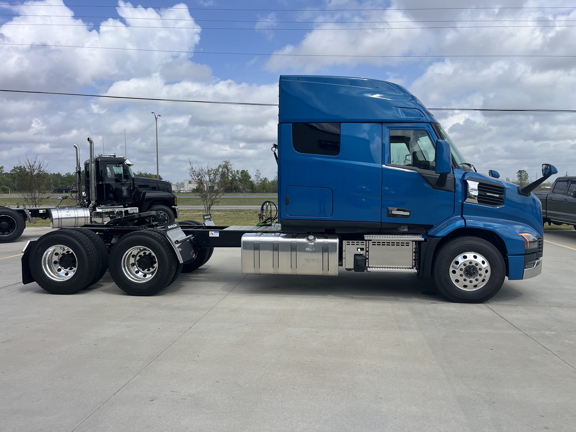 2027 Mack Anthem in Monroe, LA — photo 4