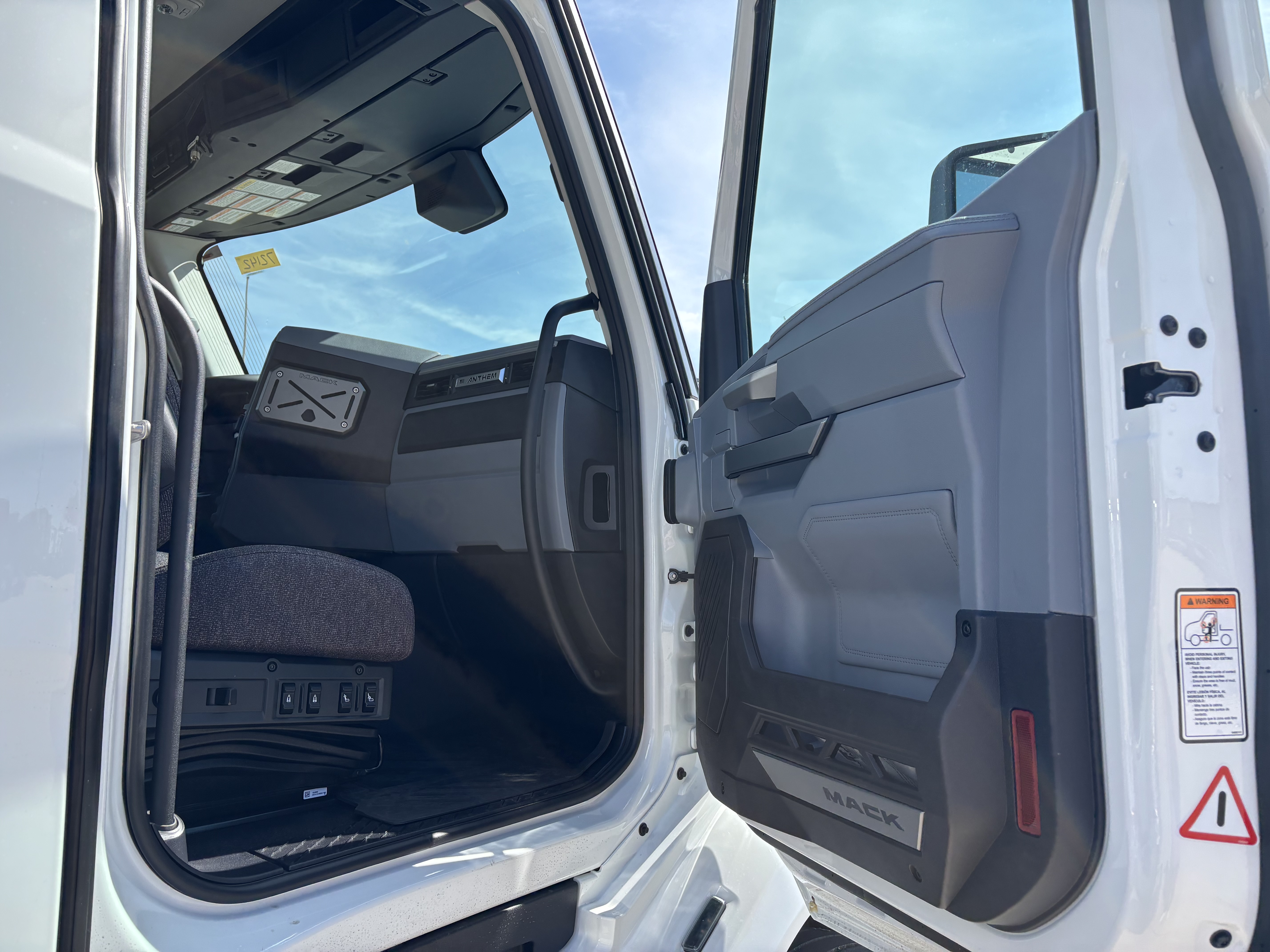 2027 Mack - image 11