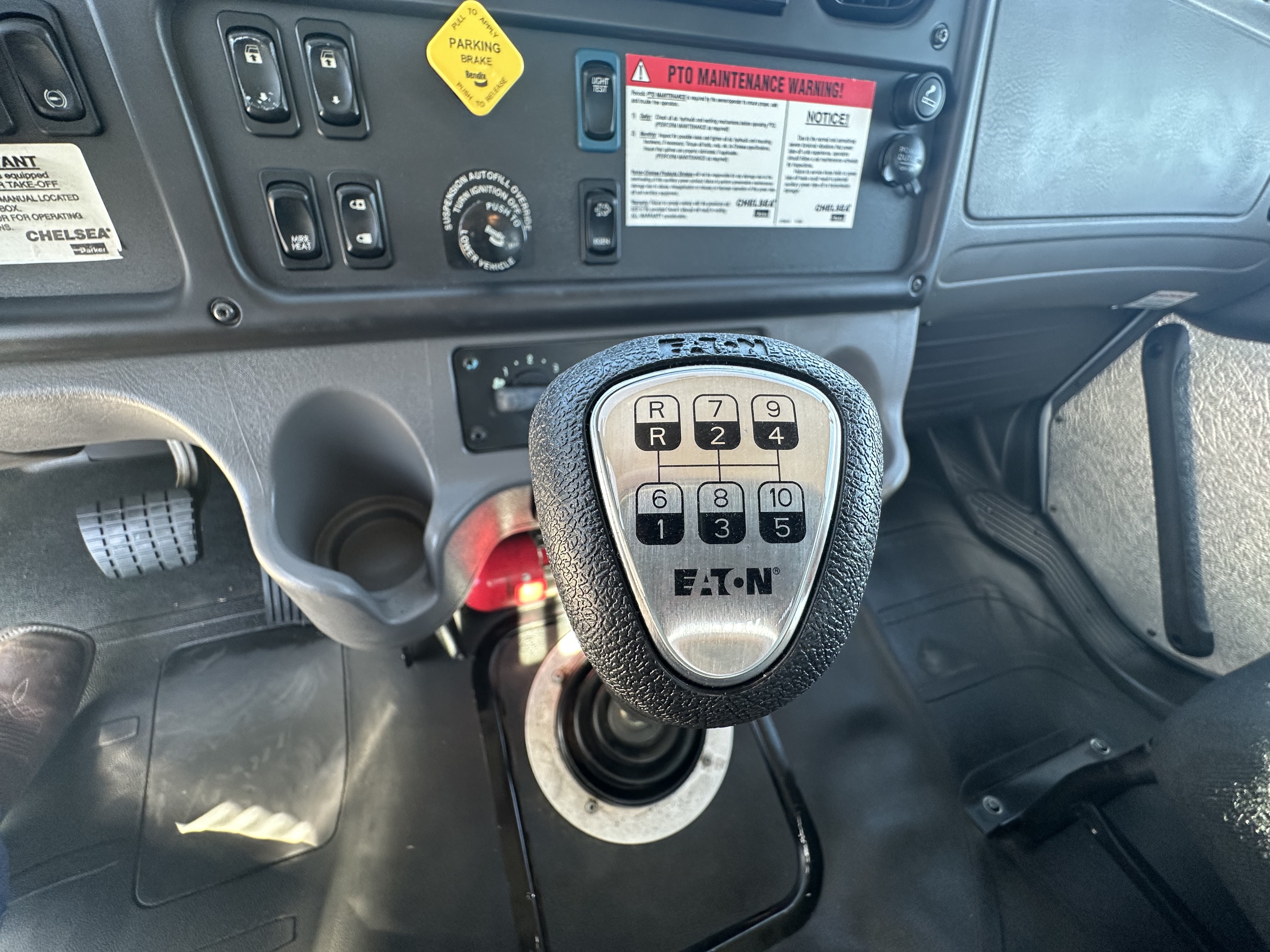 2019 Freightliner M2 106 - image 11