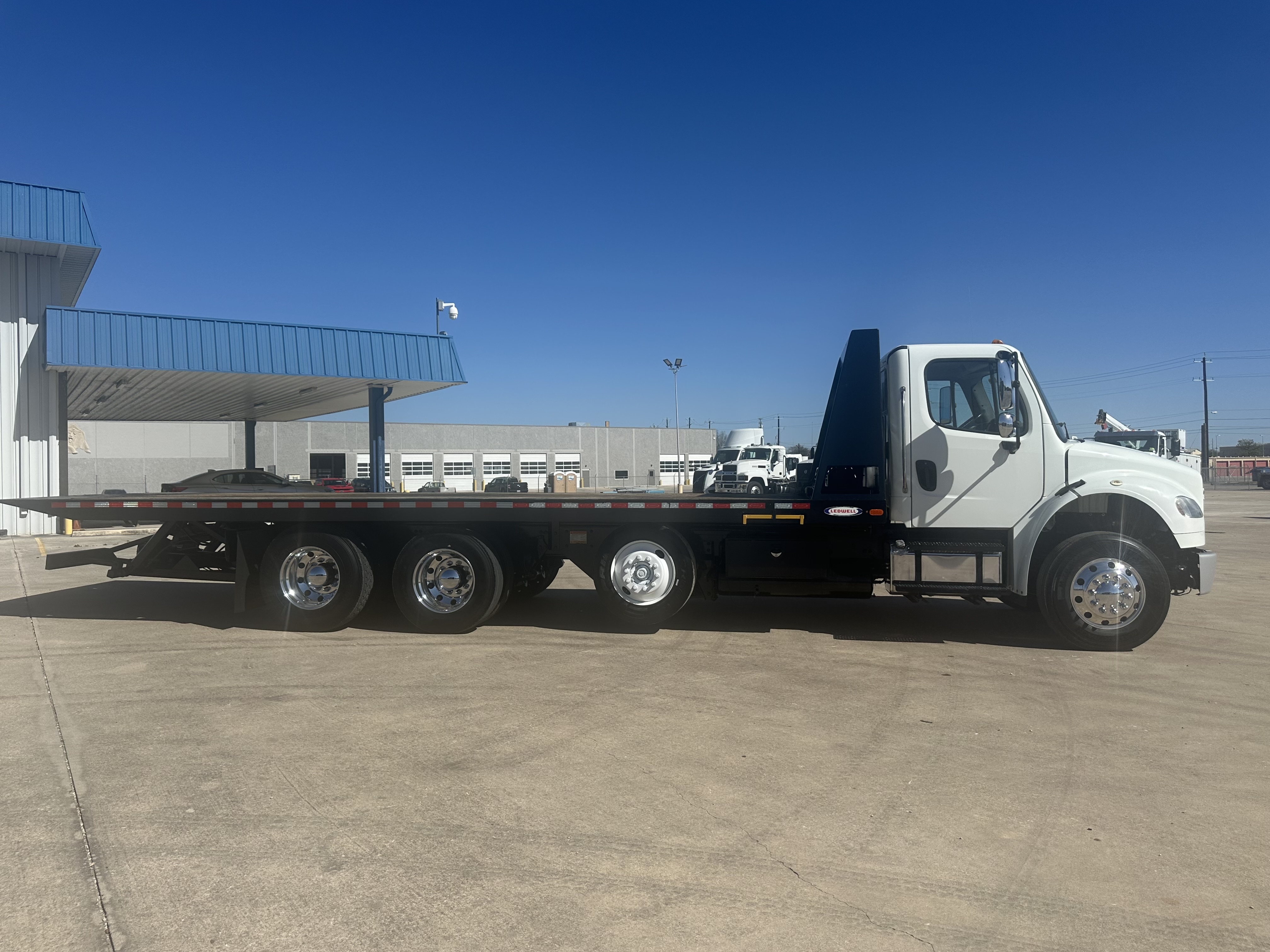 2019 Freightliner M2 106 - image 5