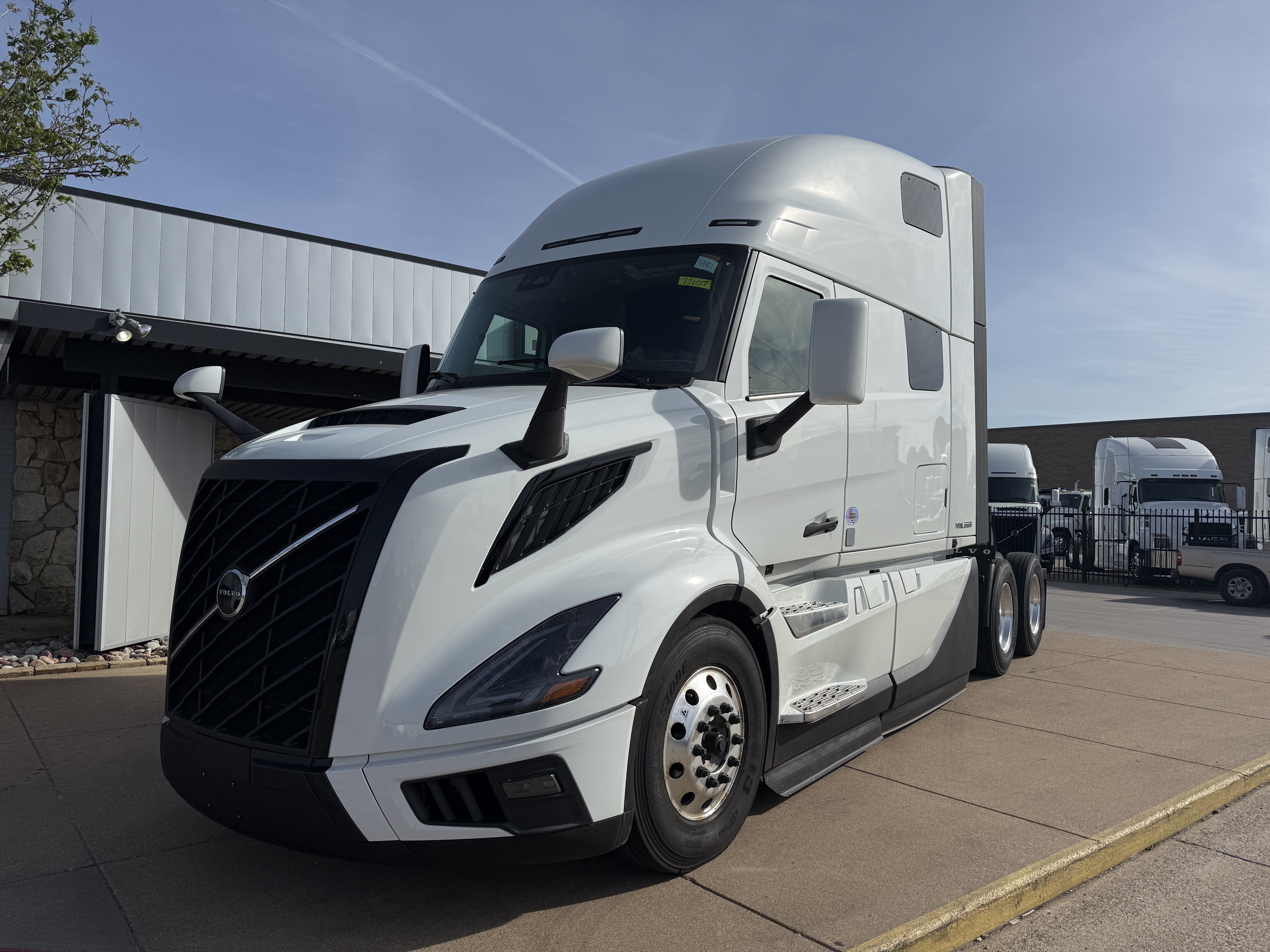 2027 Volvo - image 1