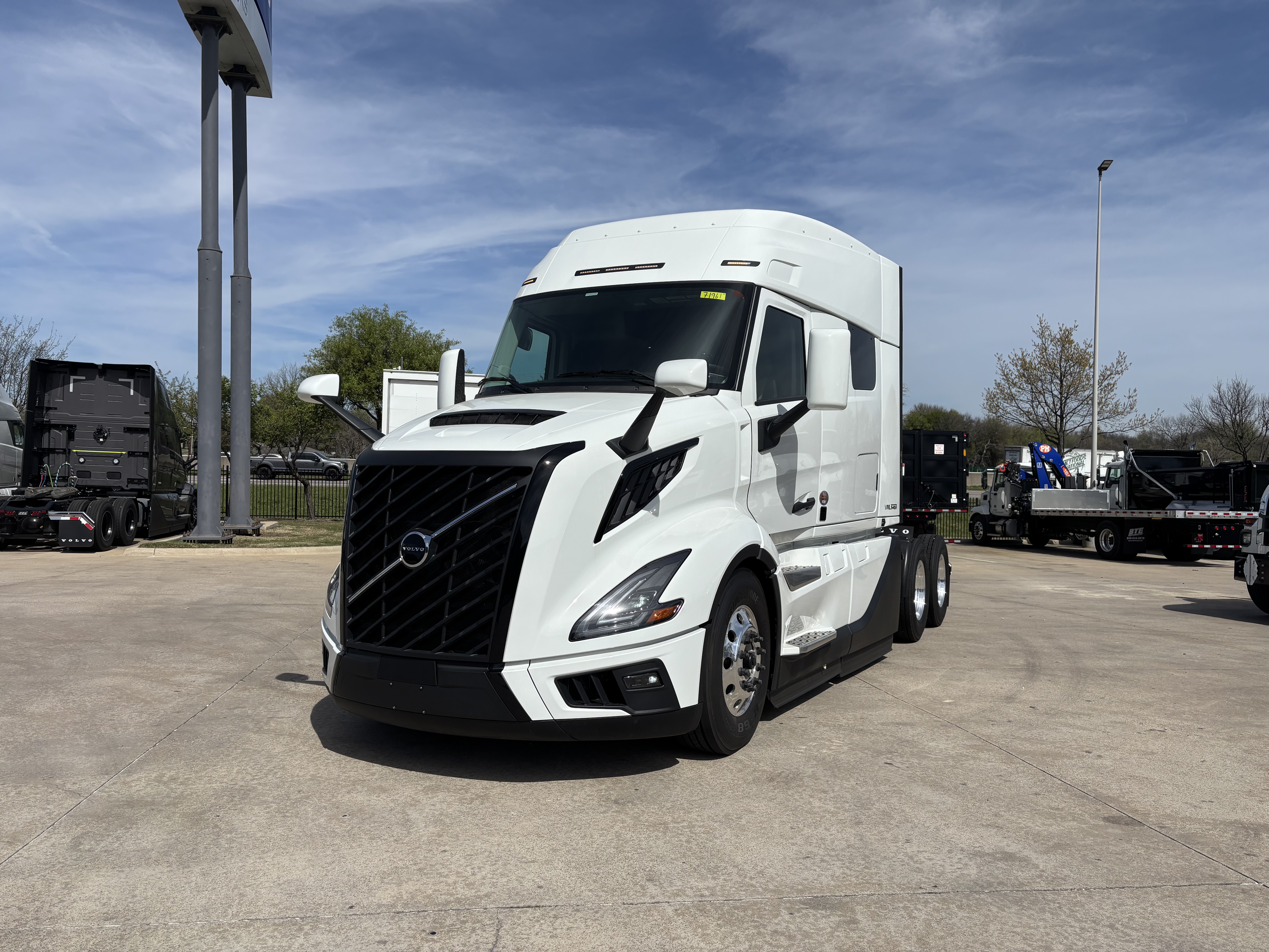 2027 Volvo - image 1