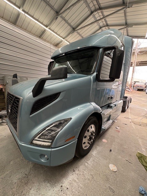 2024 Volvo - image 1