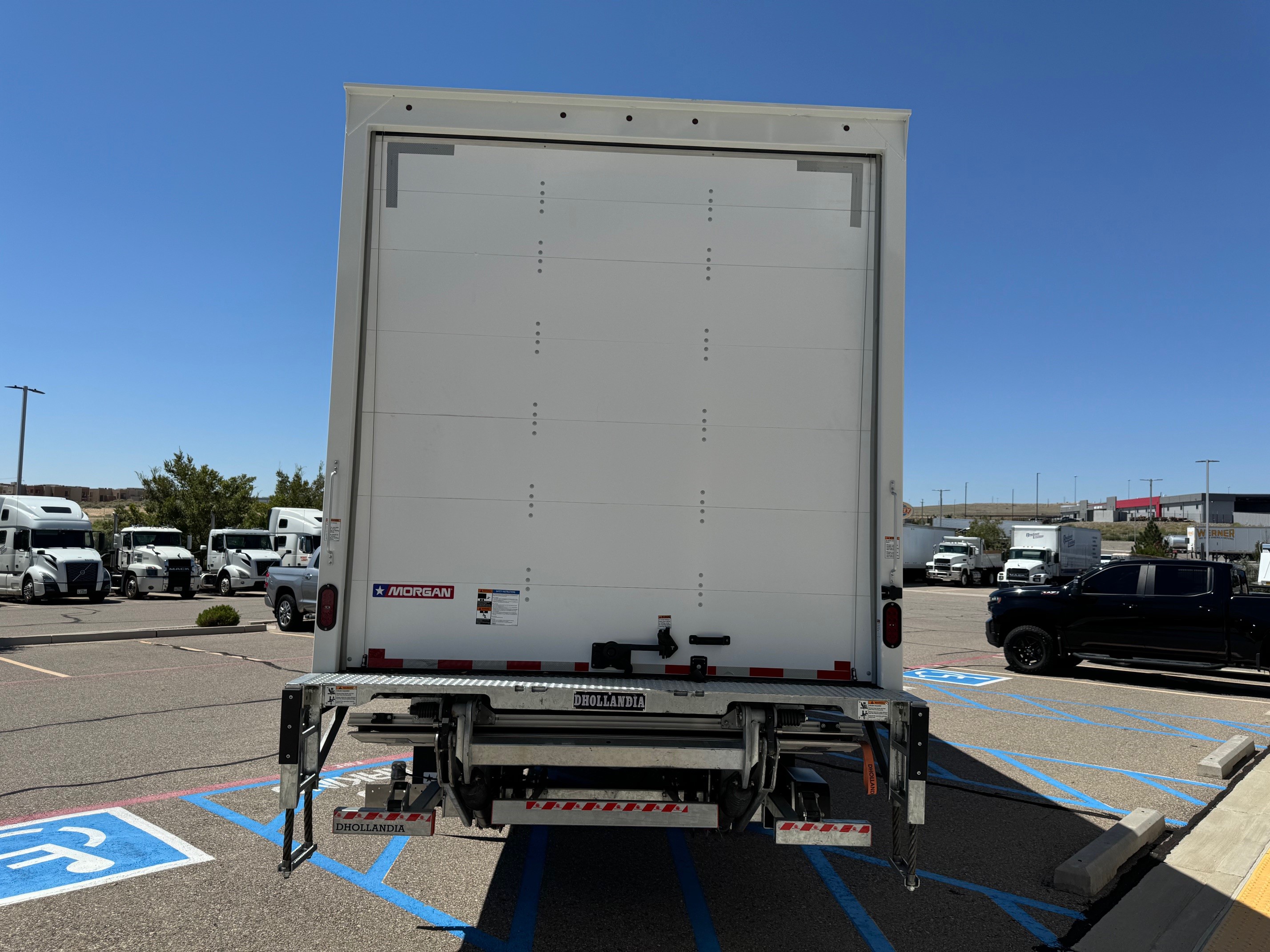 2025 Hino L6 - image 4