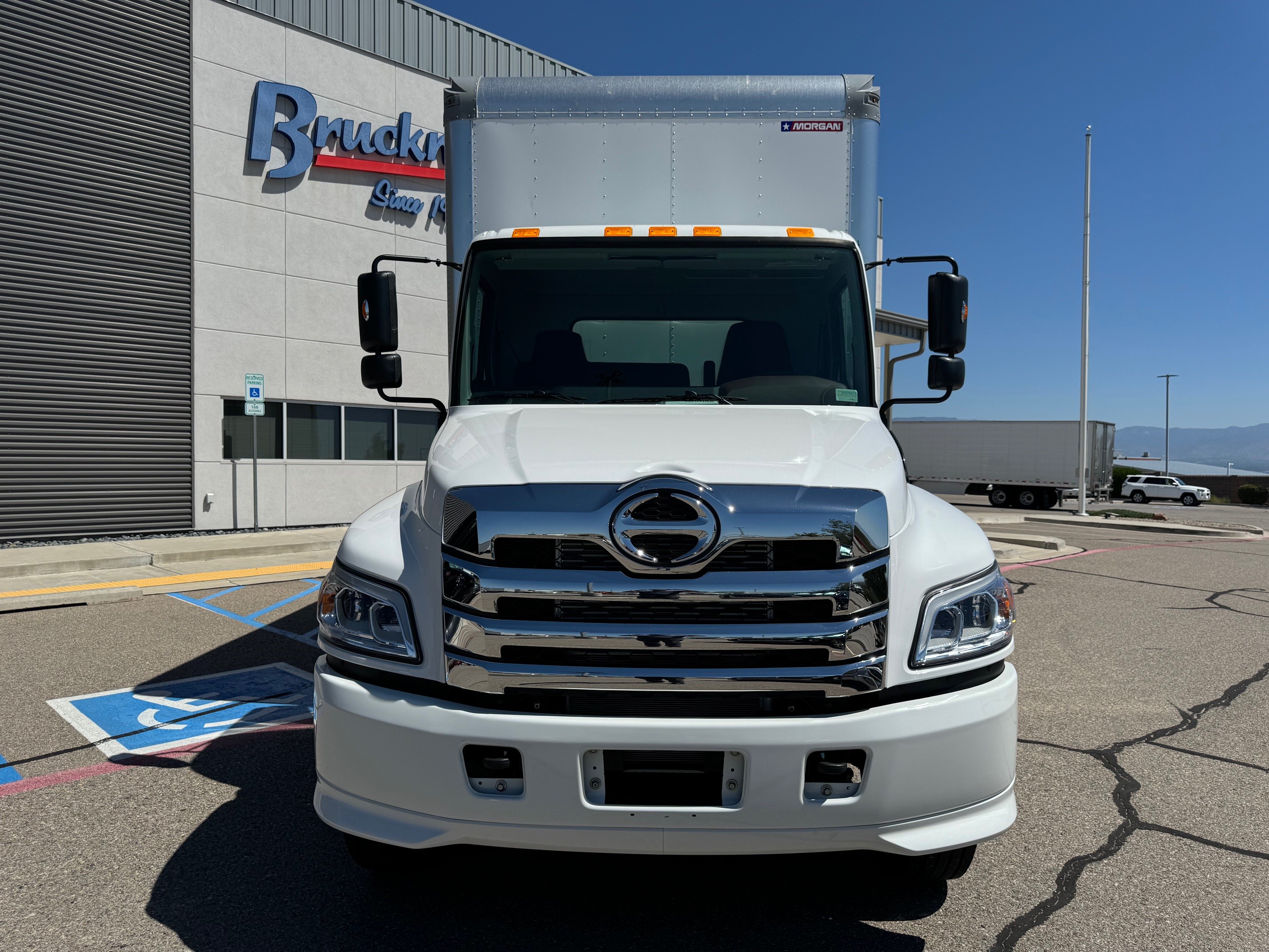 2025 Hino L6 - image 2