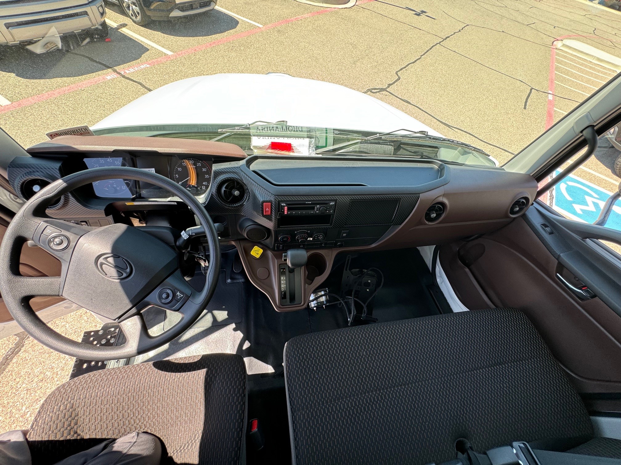 2025 Hino L6 - image 7