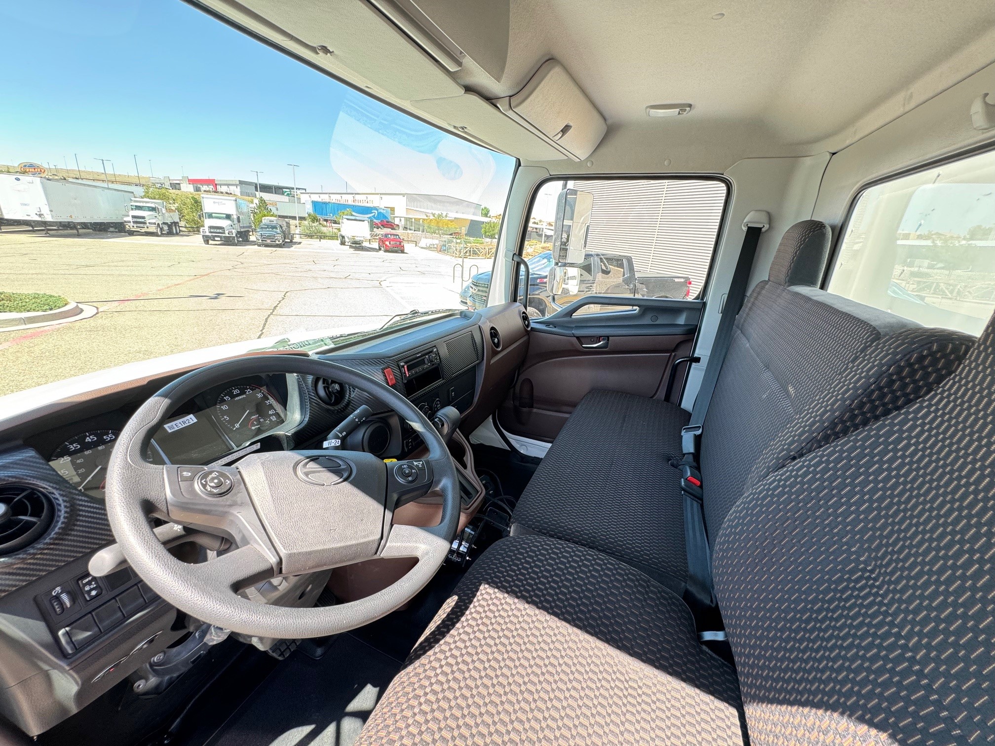 2025 Hino L6 - image 6