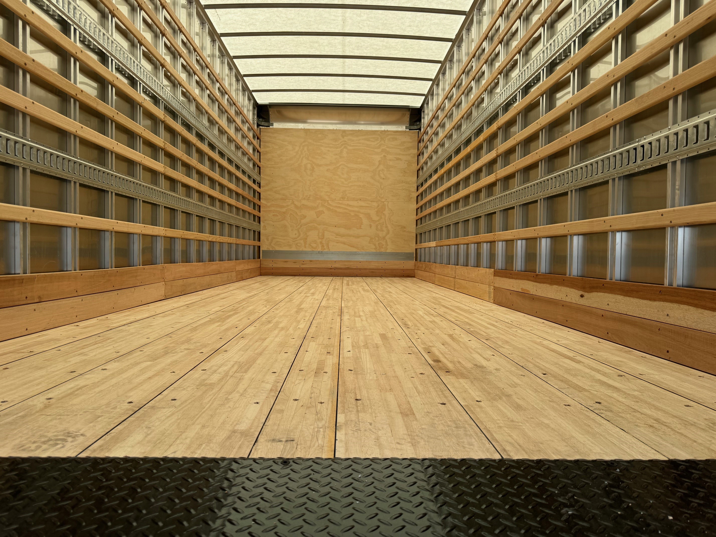 2025 Hino L6 - image 5