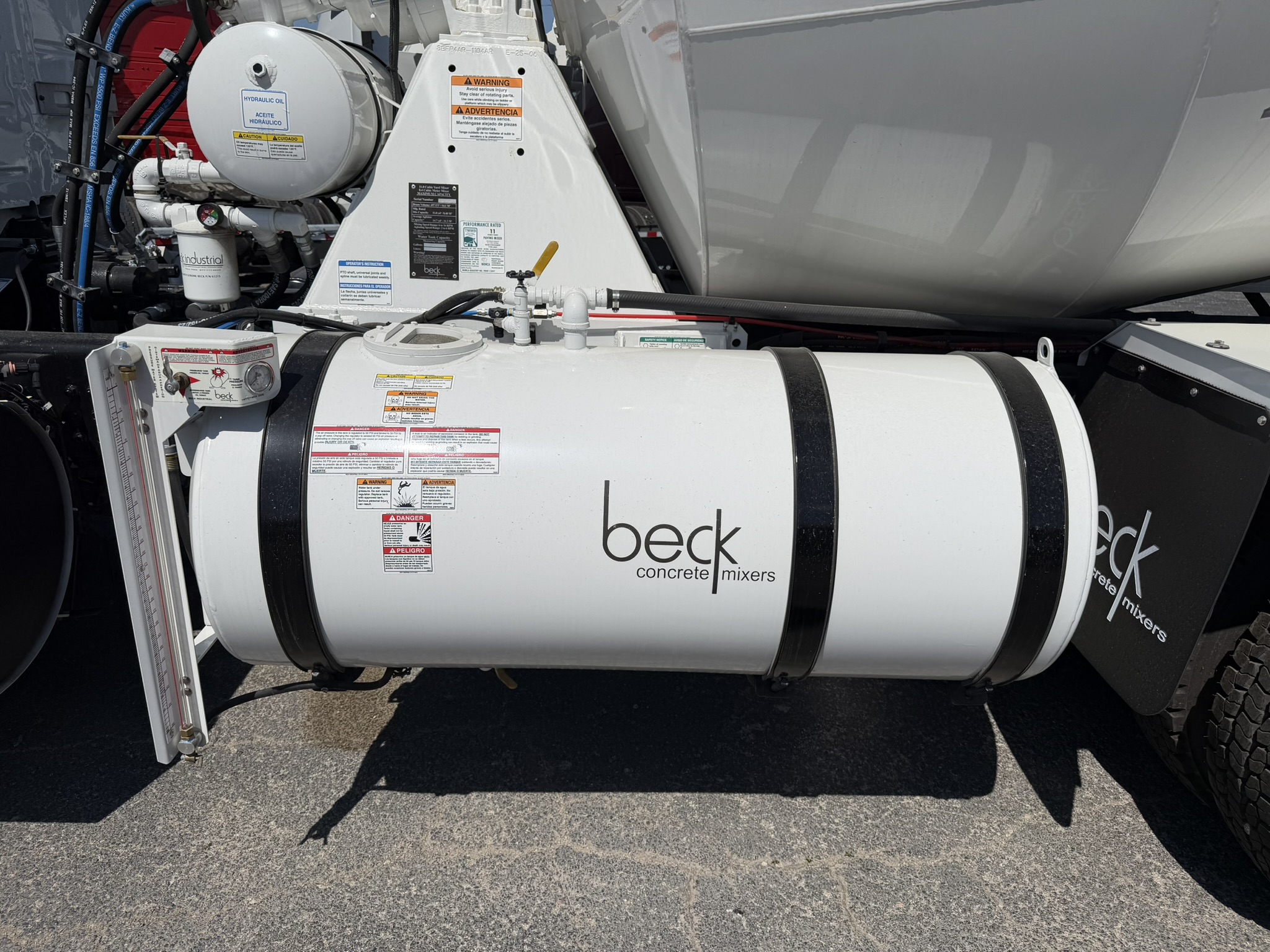 2026 Volvo - image 7