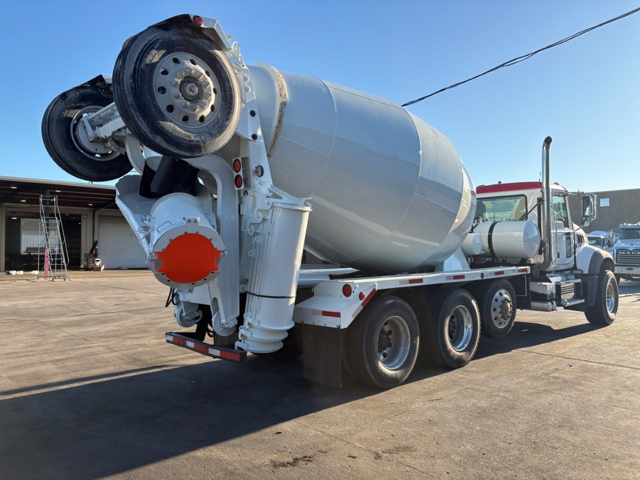 2021 Mack Granite - image 5