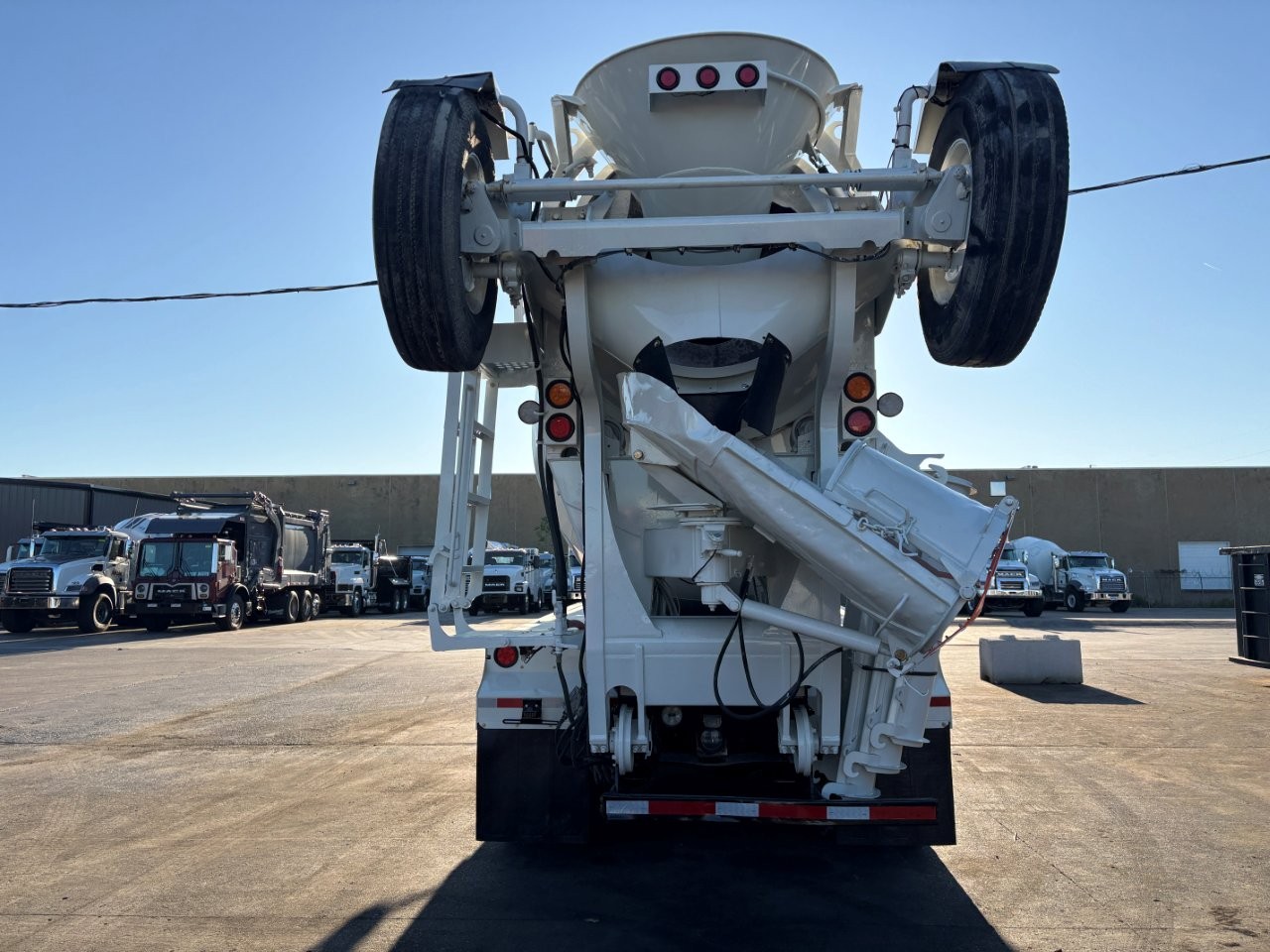 2021 Mack Granite - image 6