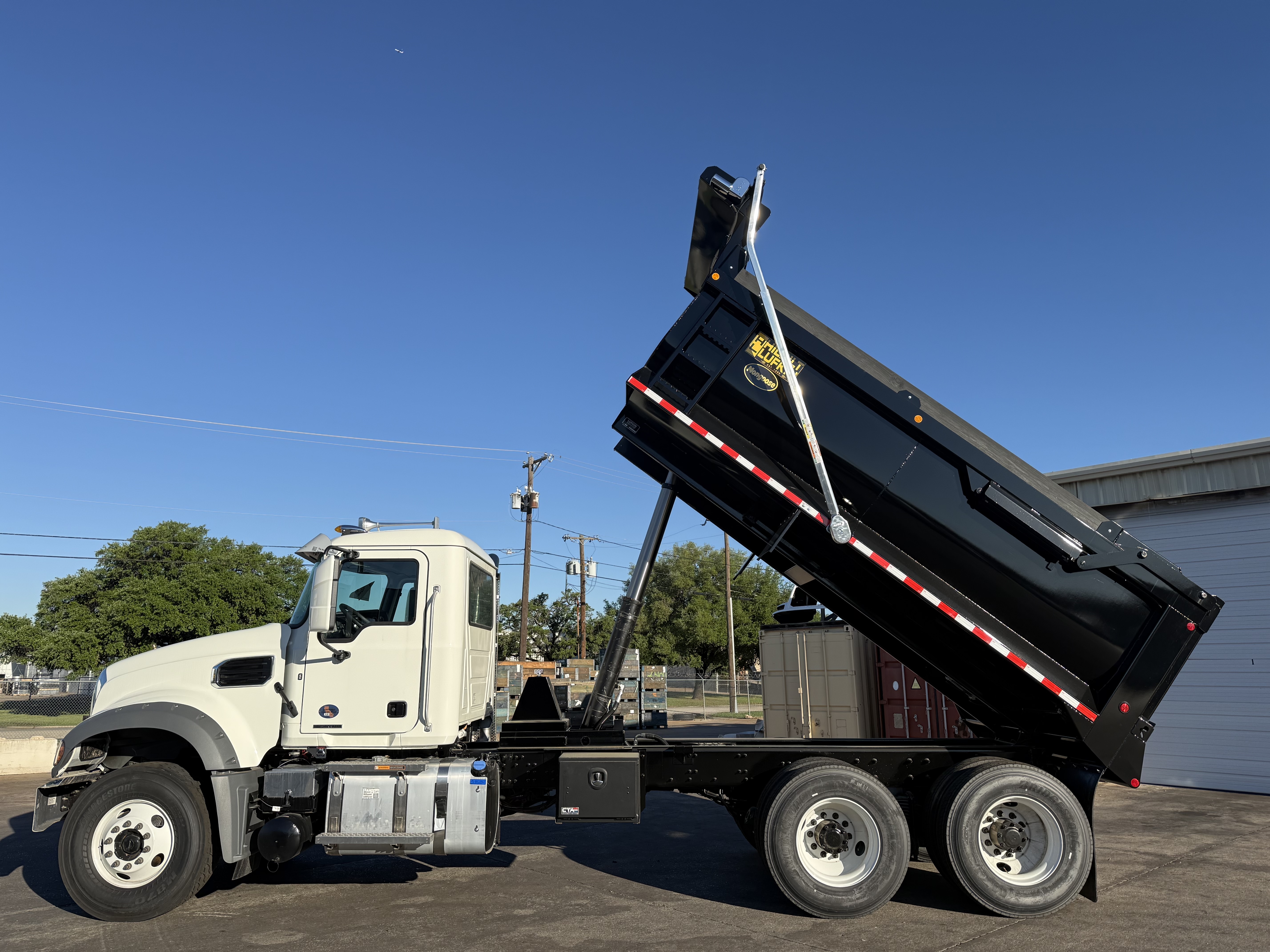 2026 Mack Granite - image 8