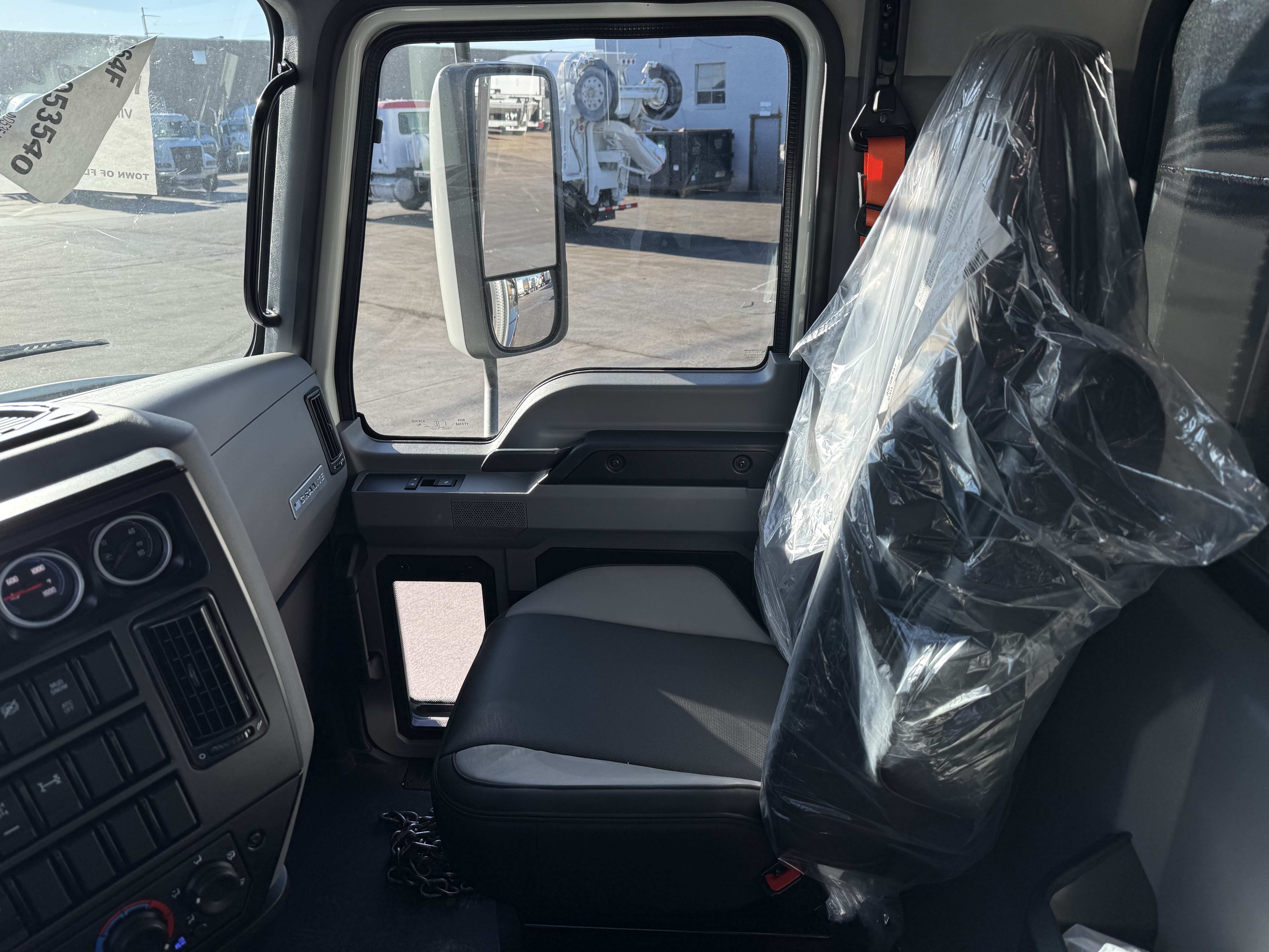 2026 Mack Granite - image 11