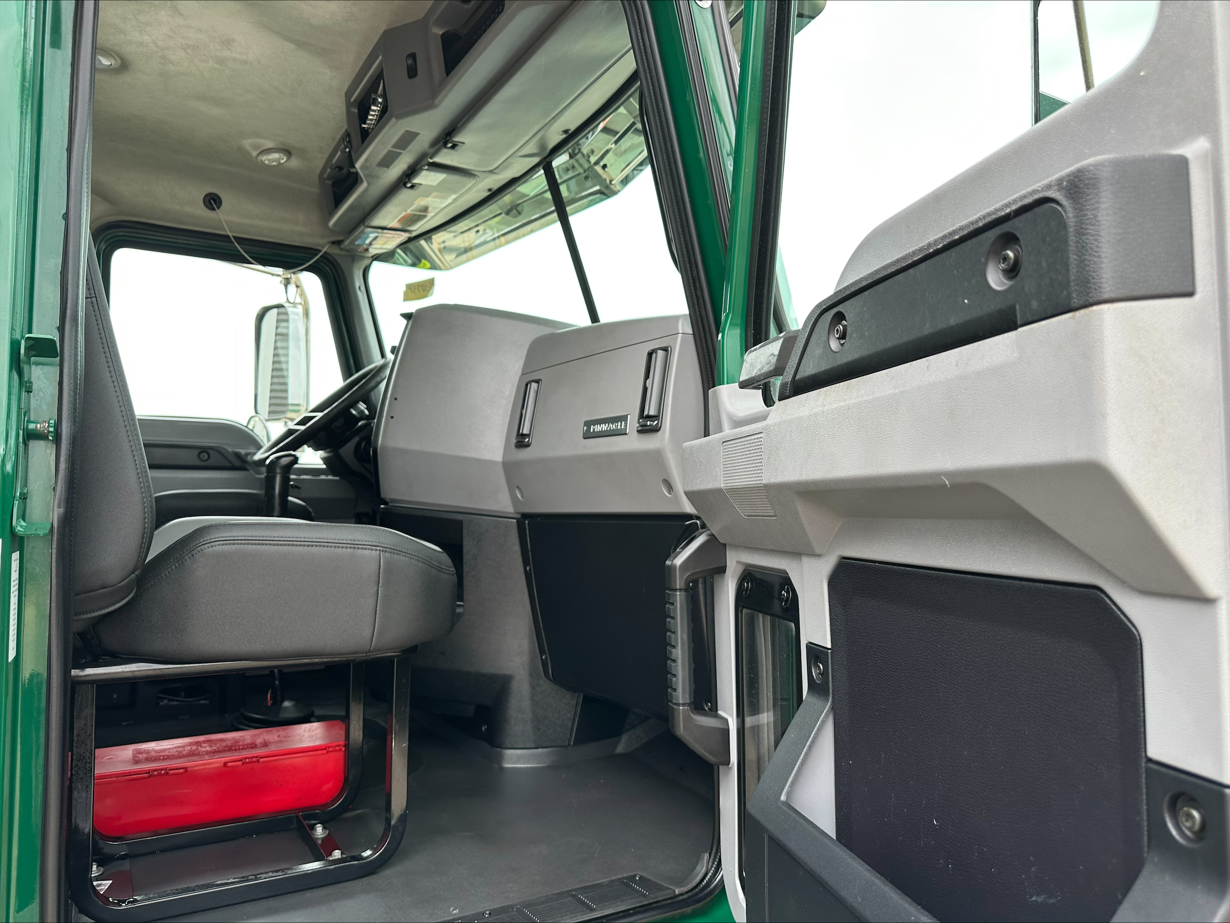 2020 Mack - image 13