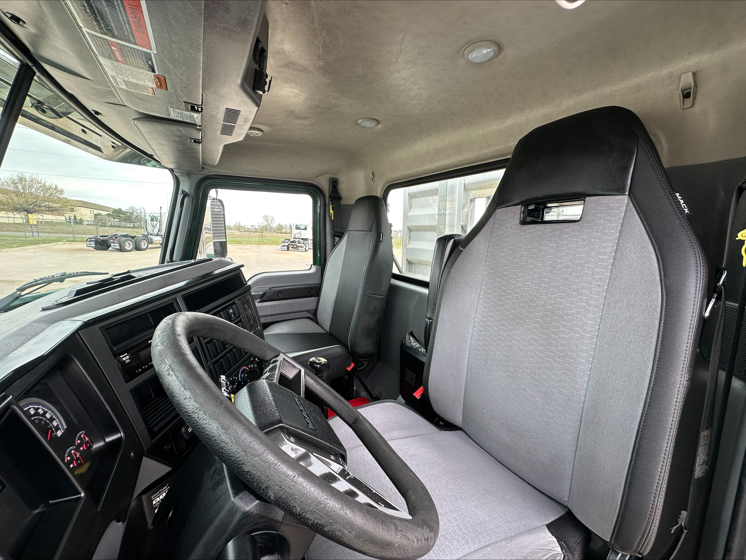 2020 Mack - image 12