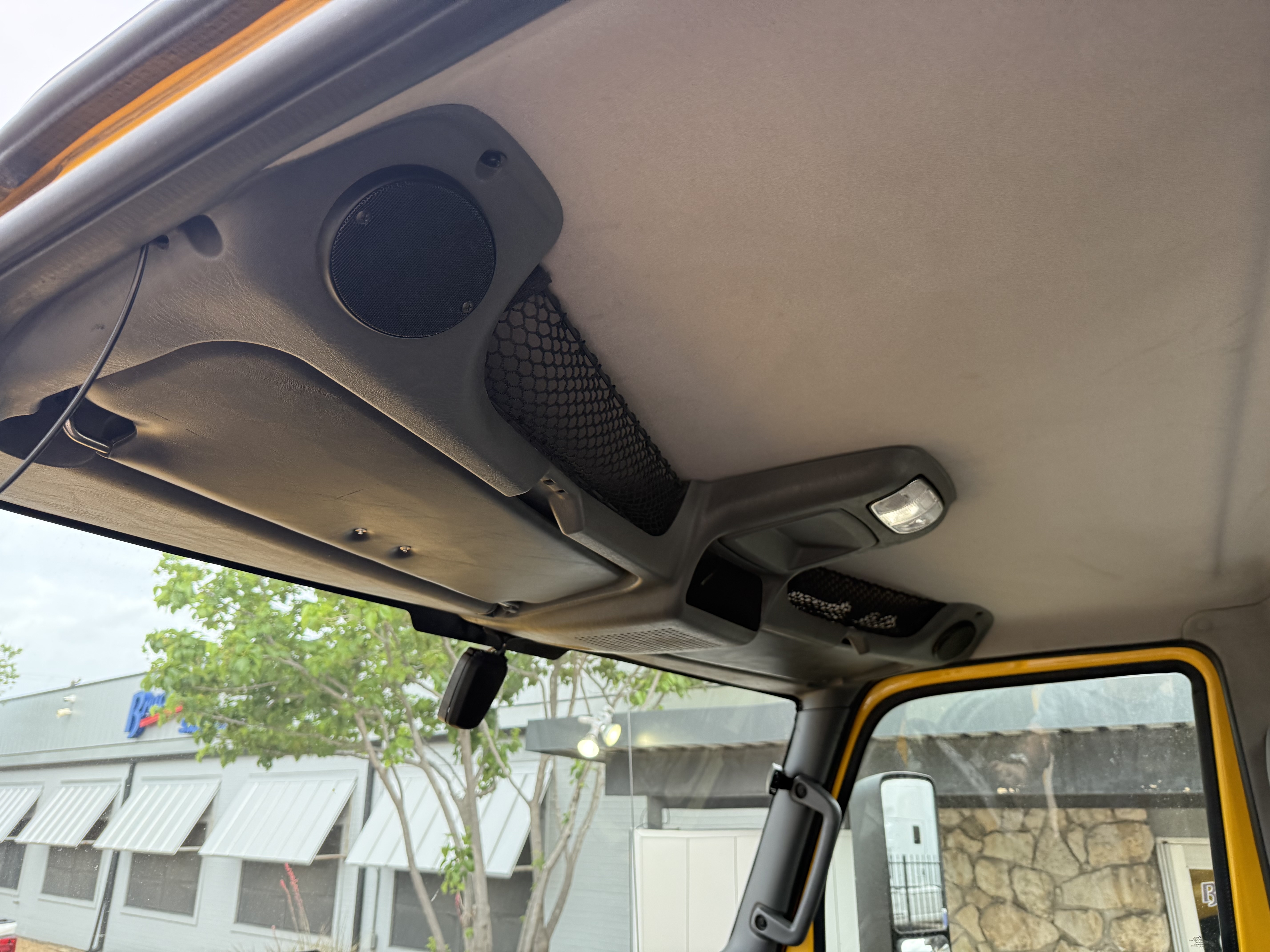 2019 International LT - image 19