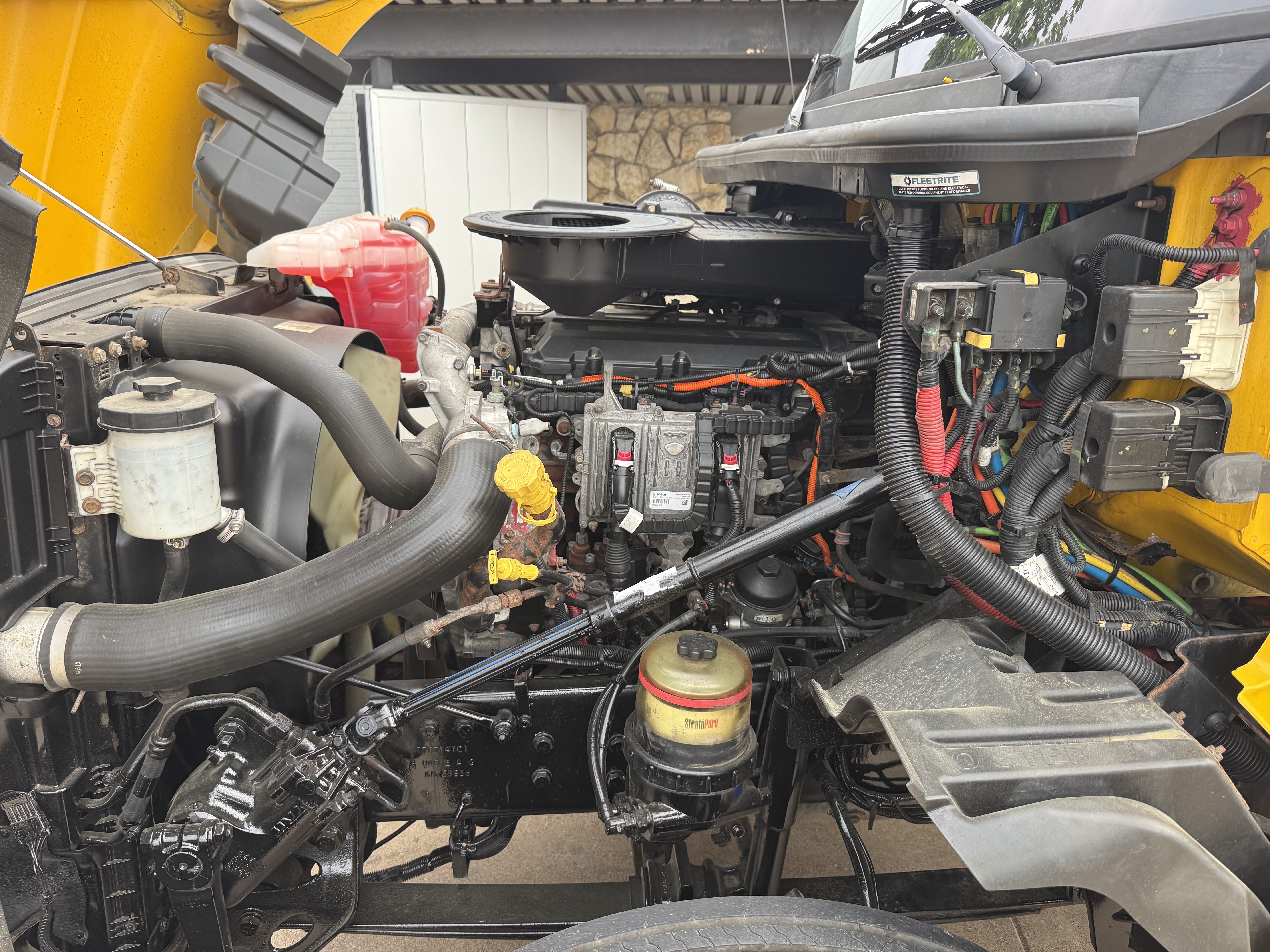 2019 International LT - image 25