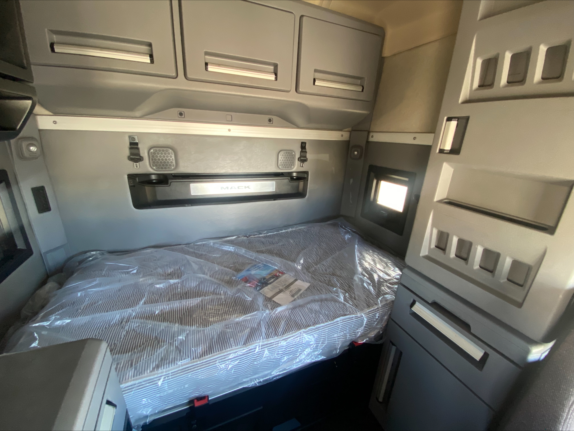 2020 Mack — photo 22