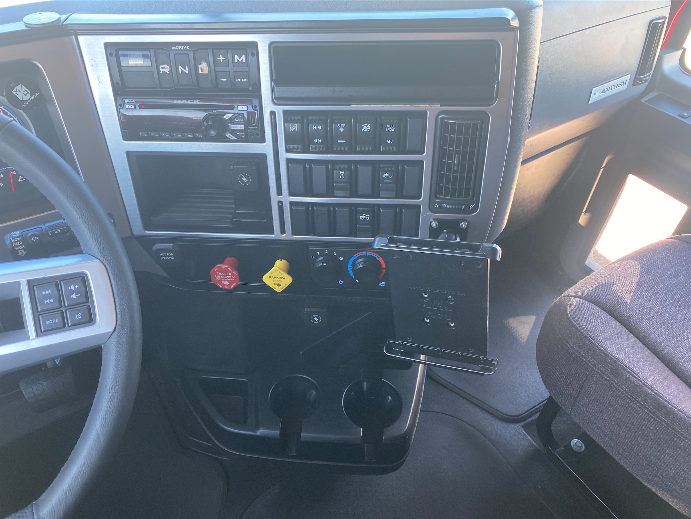 2020 Mack — photo 17