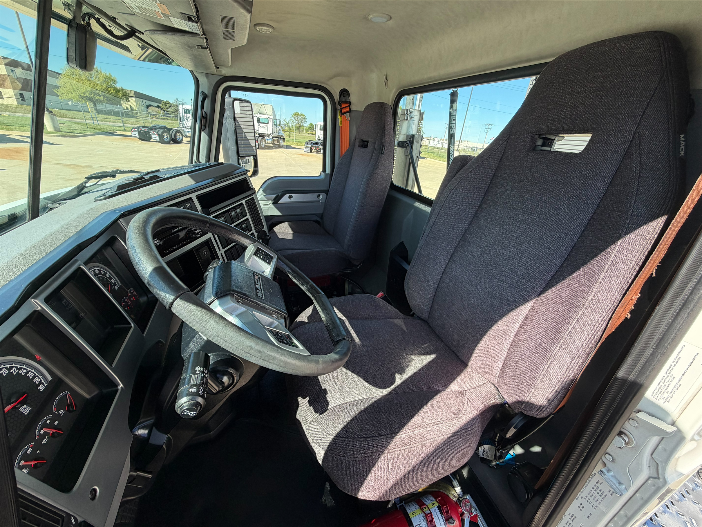 2020 Mack — photo 14