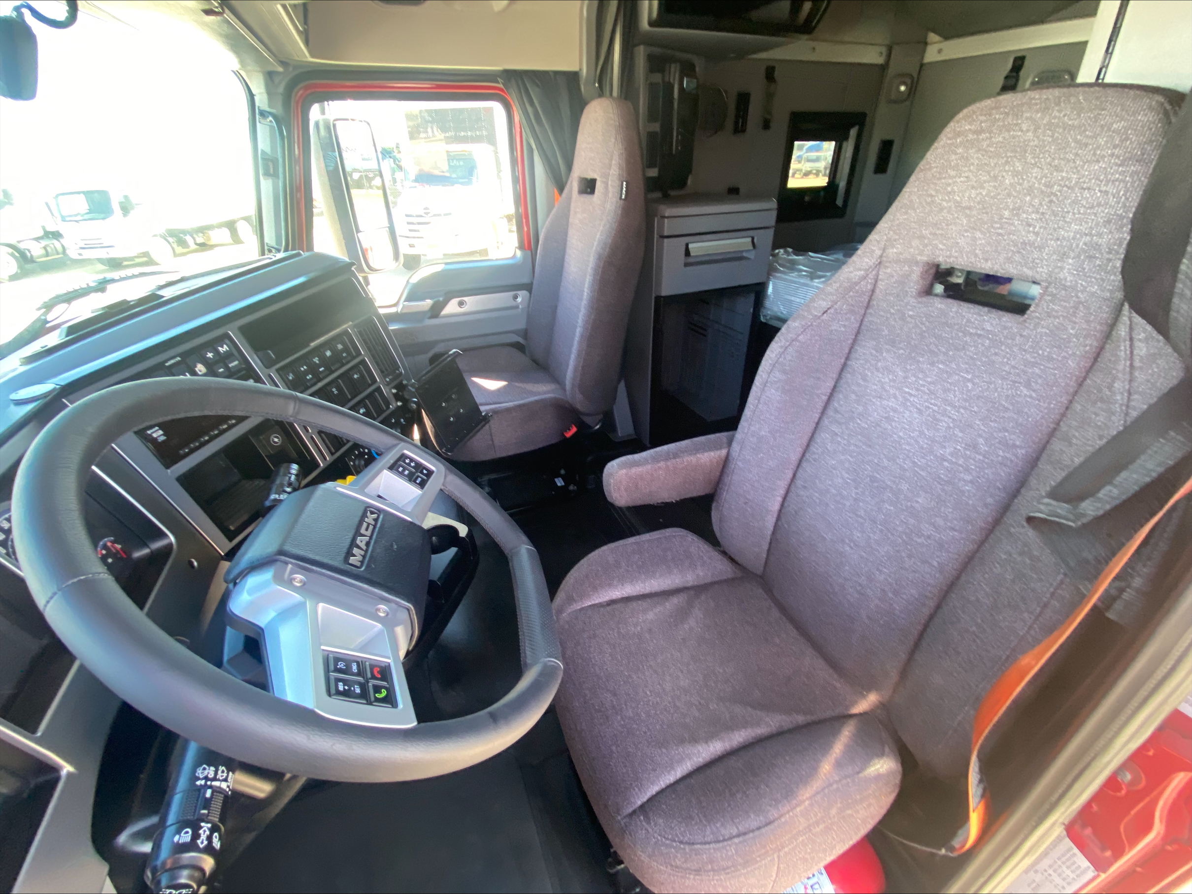 2020 Mack — photo 11