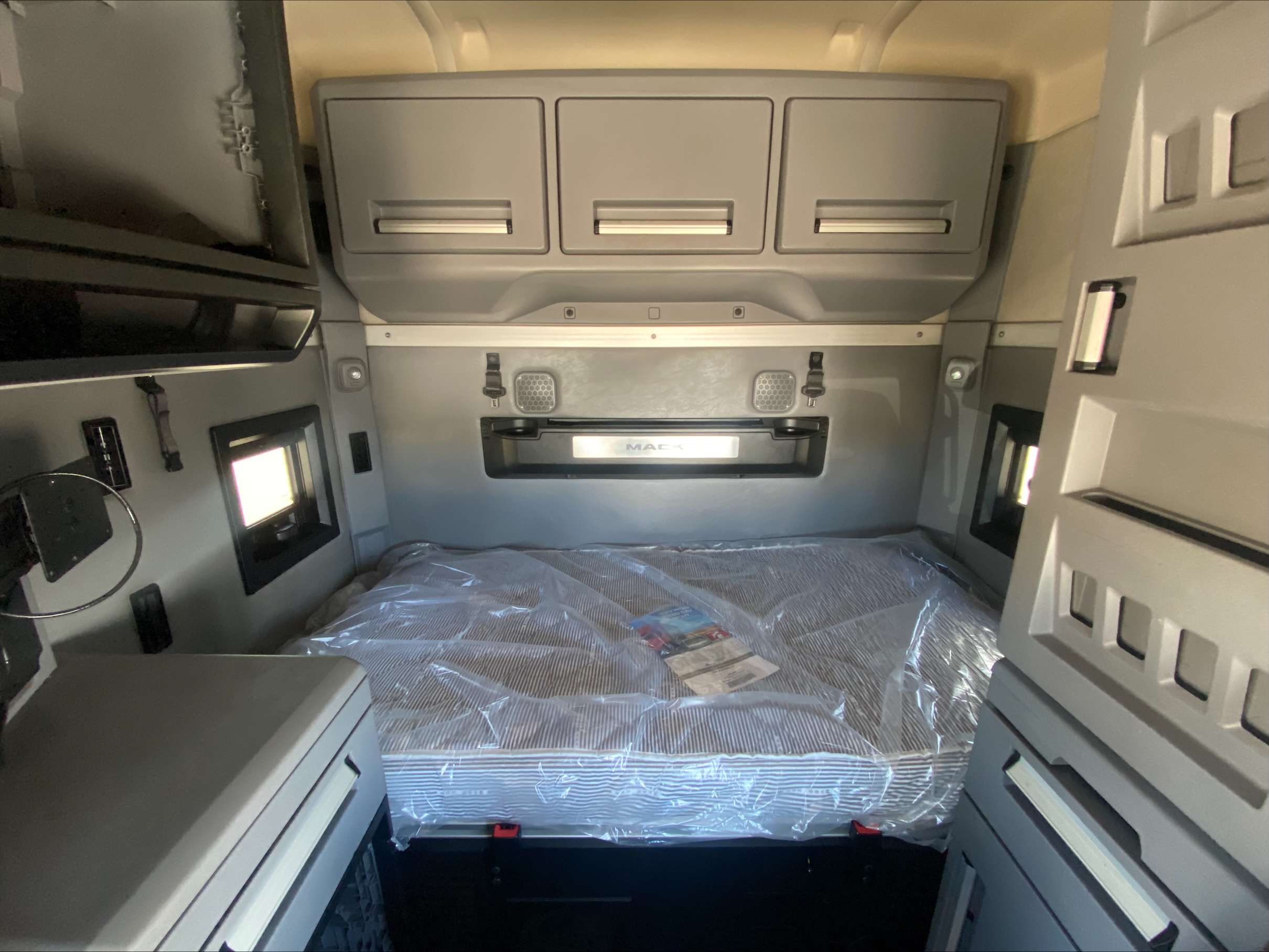 2020 Mack — photo 21
