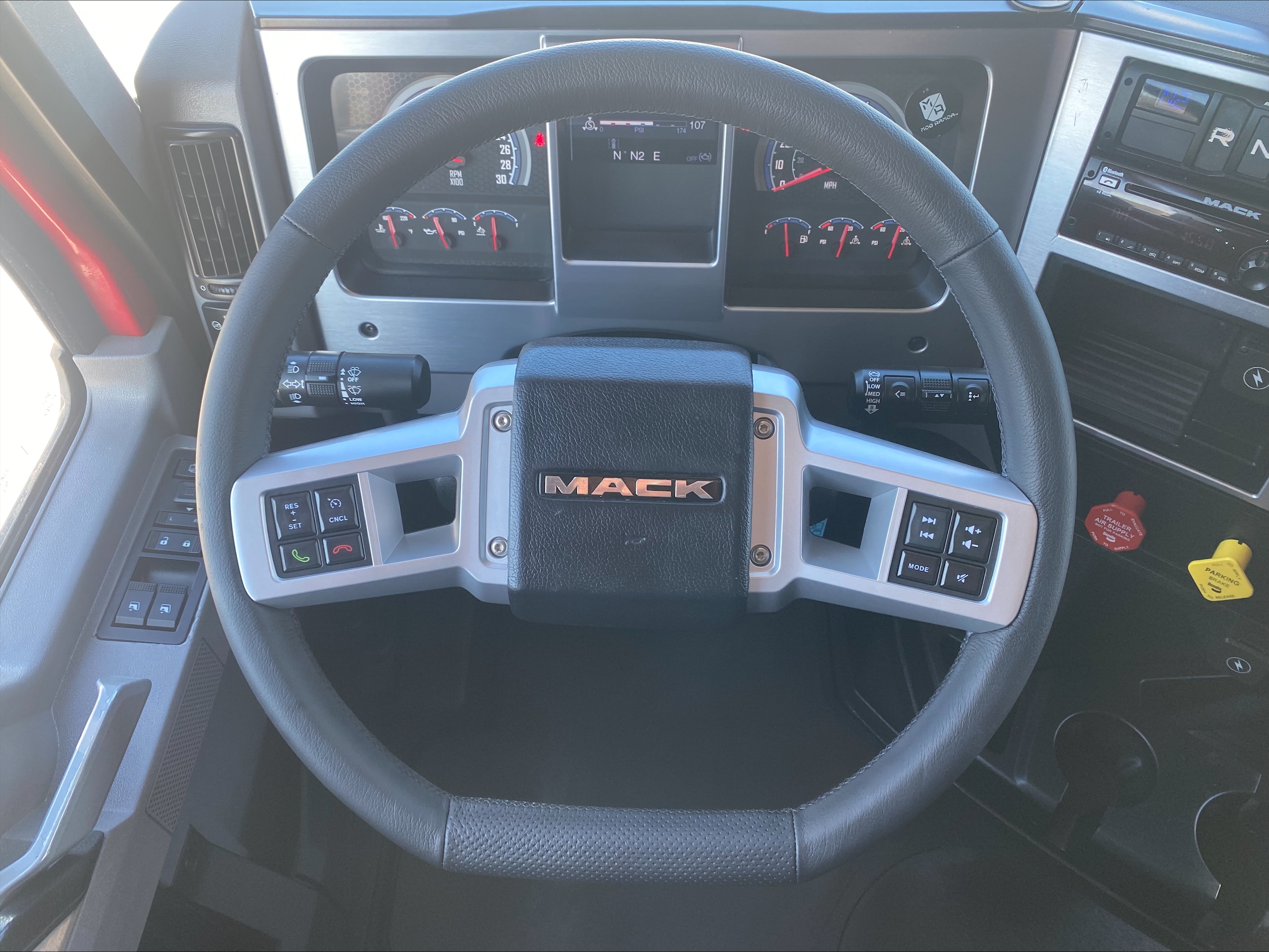 2020 Mack — photo 15