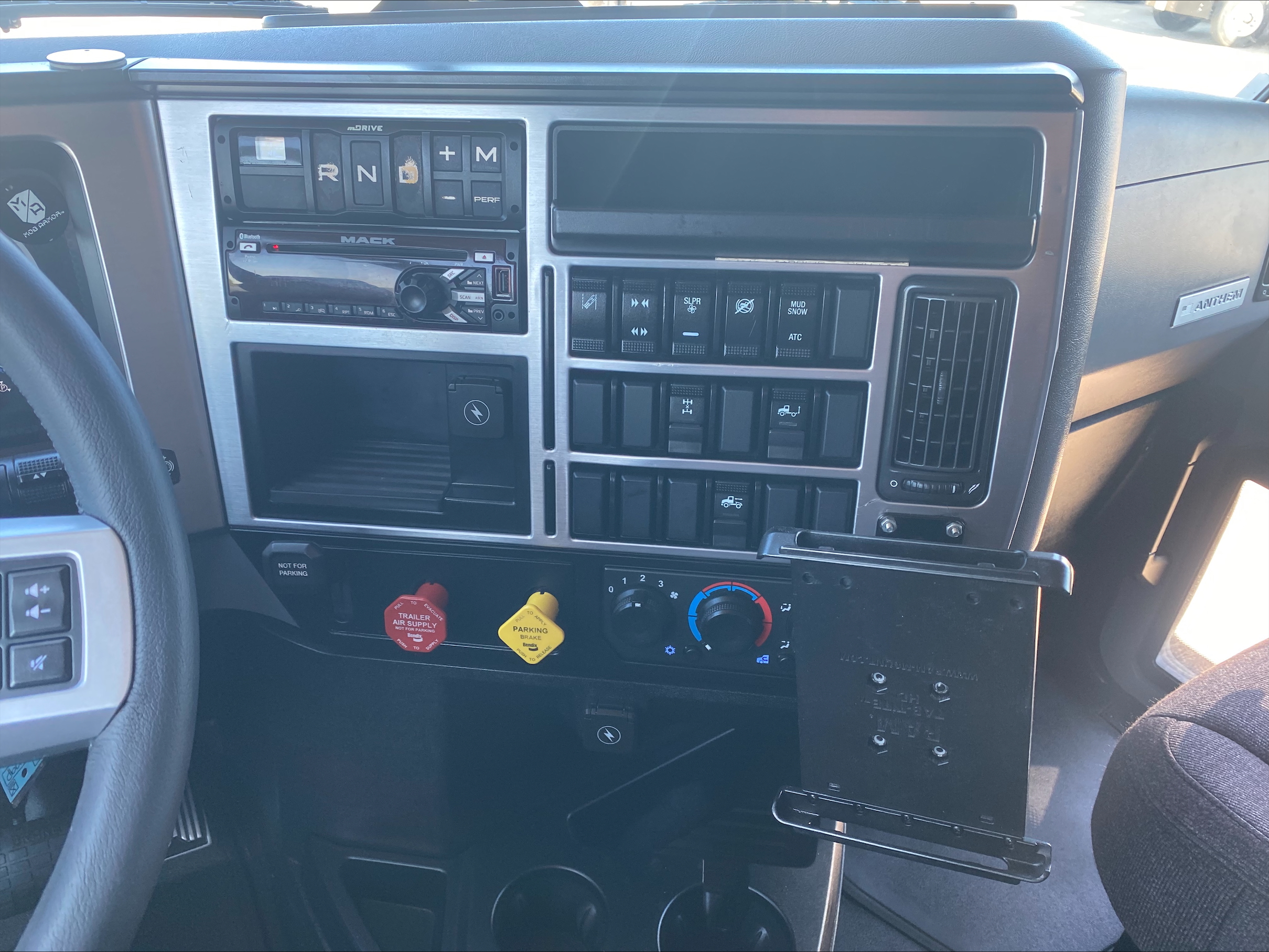 2020 Mack — photo 16