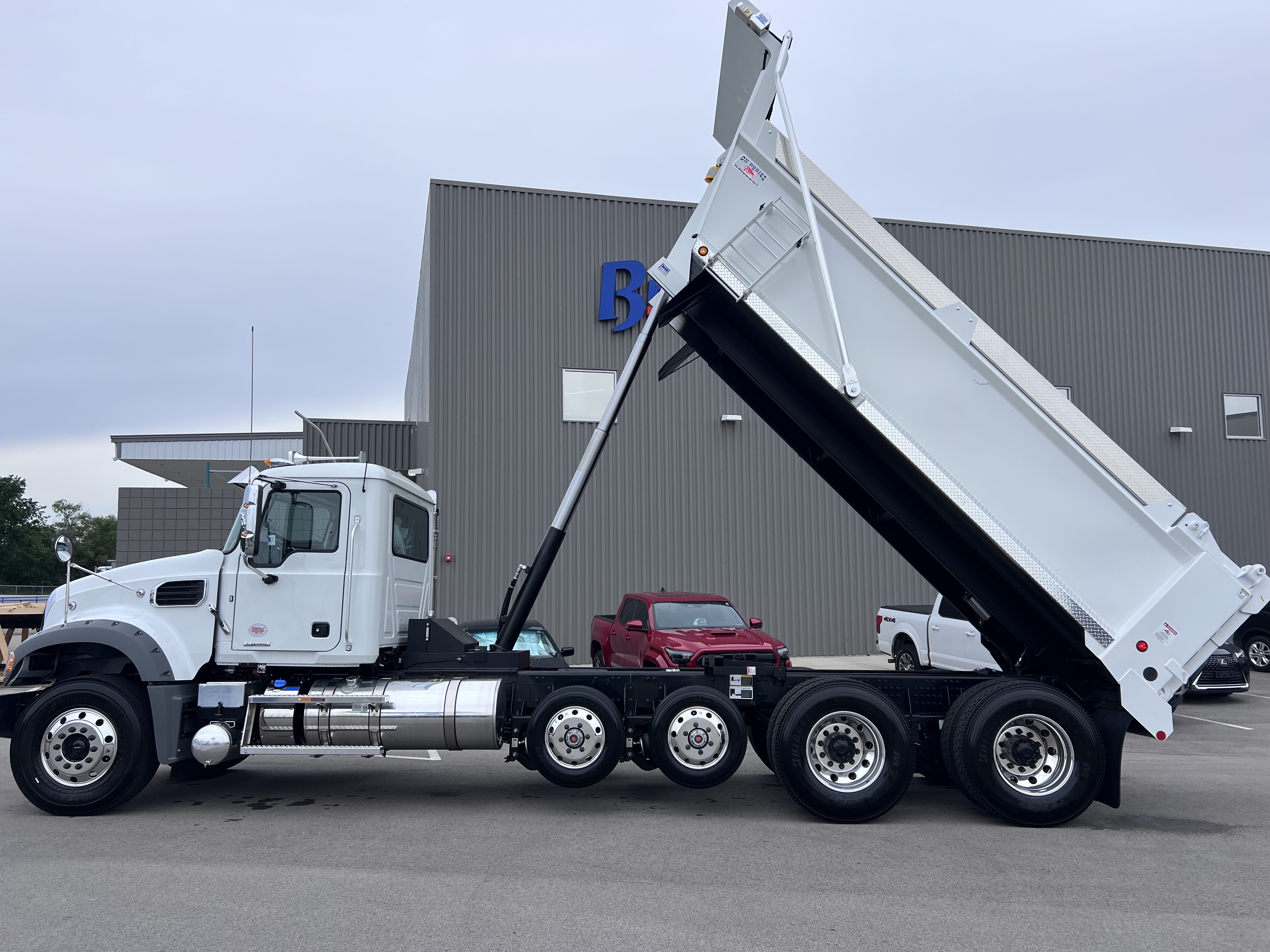 2027 Mack Granite in Tulsa, OK — photo 3