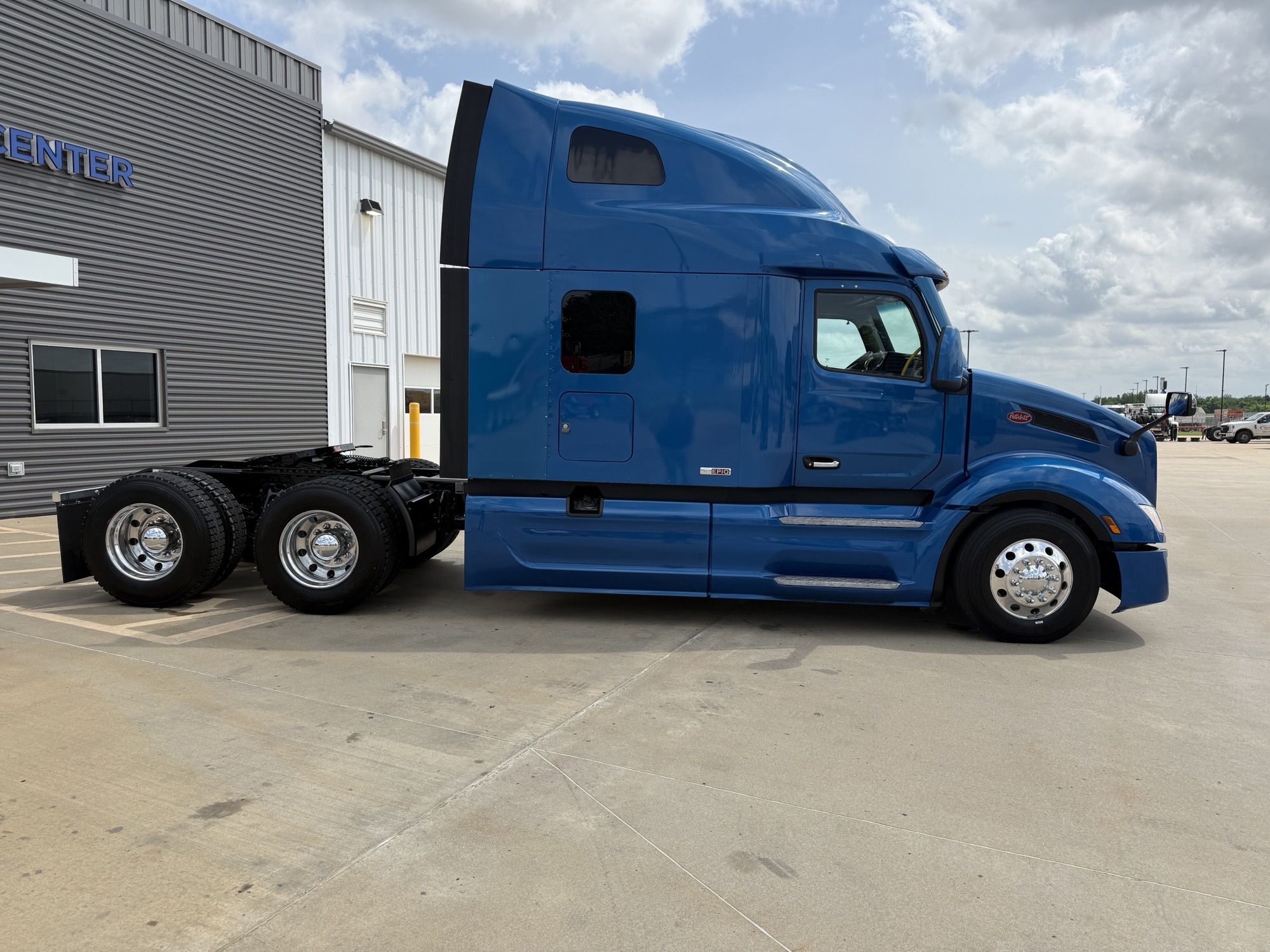 2022 Peterbilt 579 in Tulsa, OK — photo 4